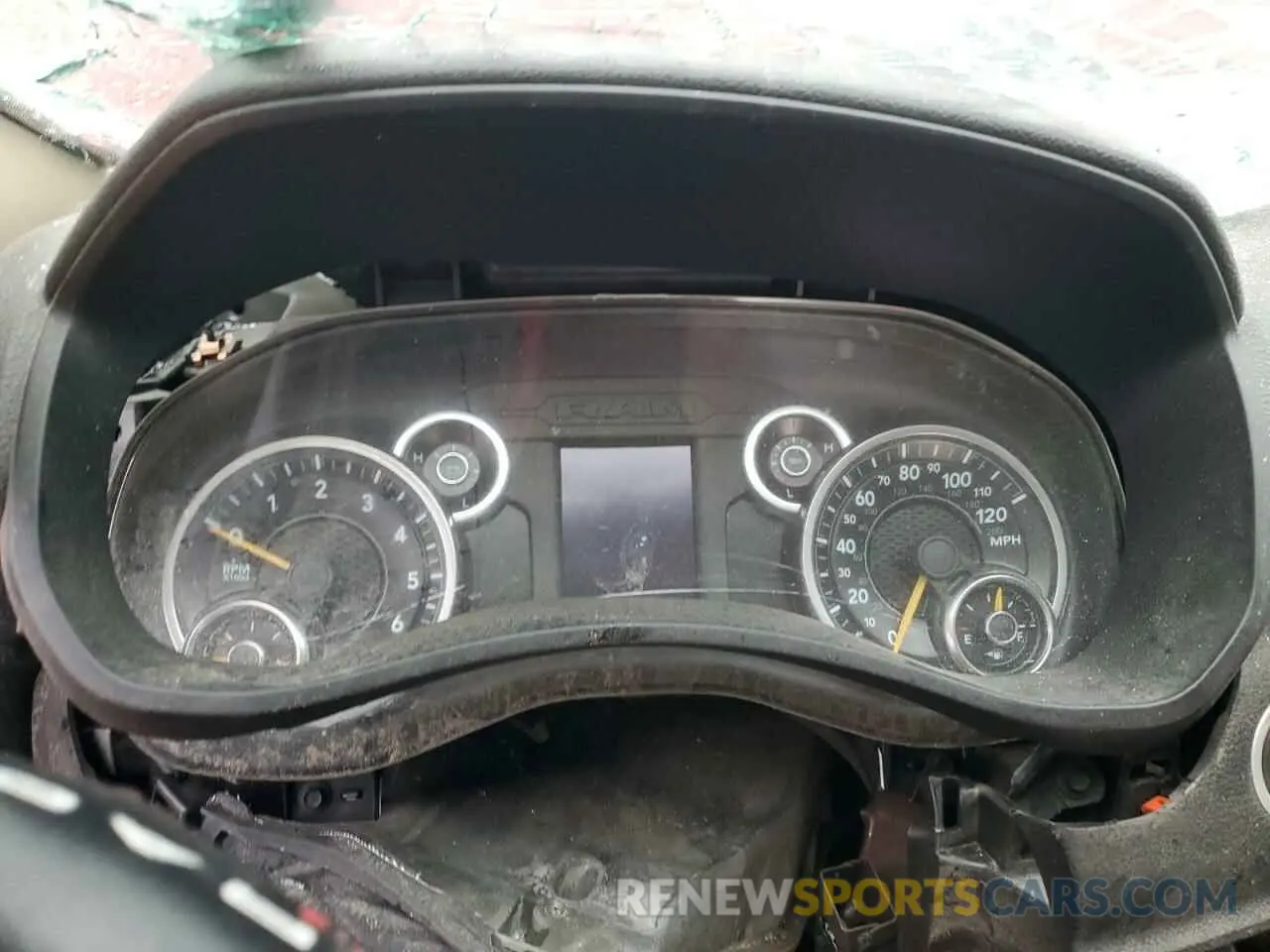 9 fotografías del automóvil dañado 3C6UR5CJ9LG150902 RAM 2500 2020