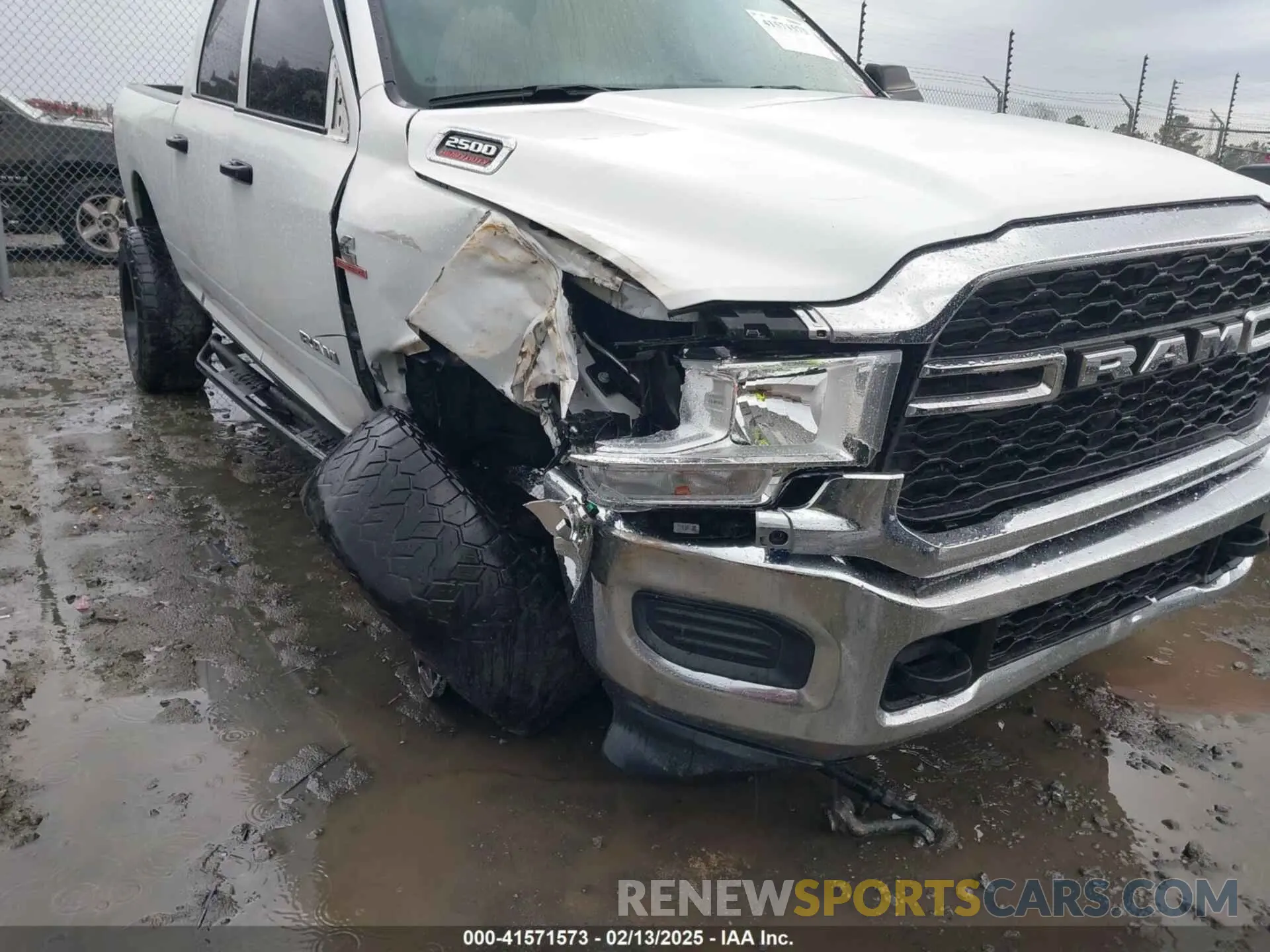 6 fotografías del automóvil dañado 3C6UR5CL0LG280648 RAM 2500 2020