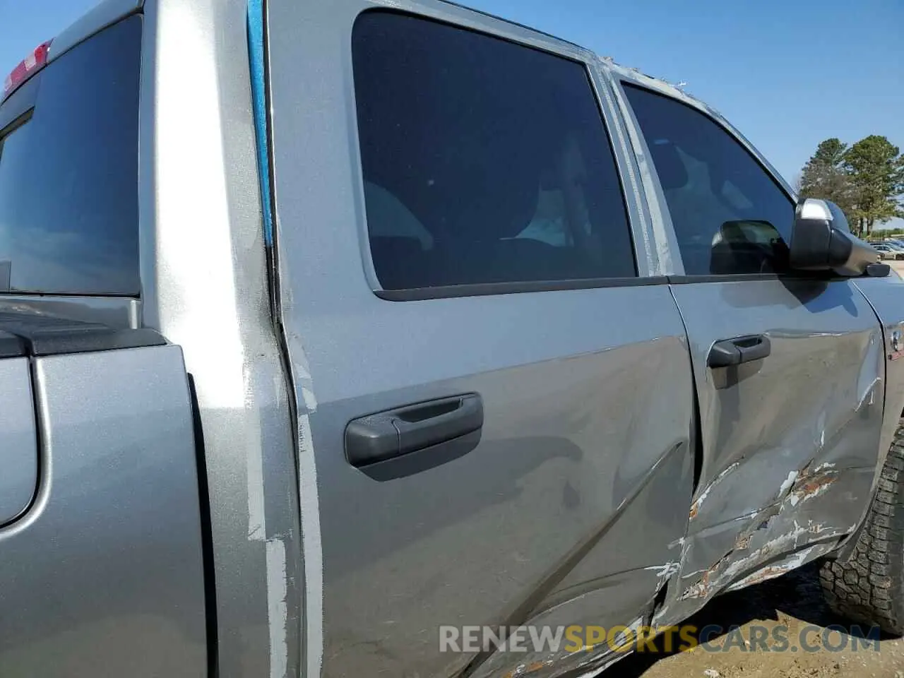 10 fotografías del automóvil dañado 3C6UR5CL7LG145991 RAM 2500 2020
