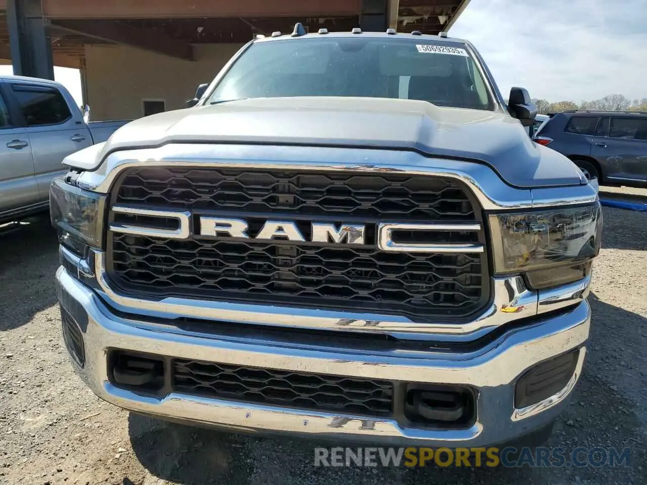 5 fotografías del automóvil dañado 3C6UR5CL7LG145991 RAM 2500 2020
