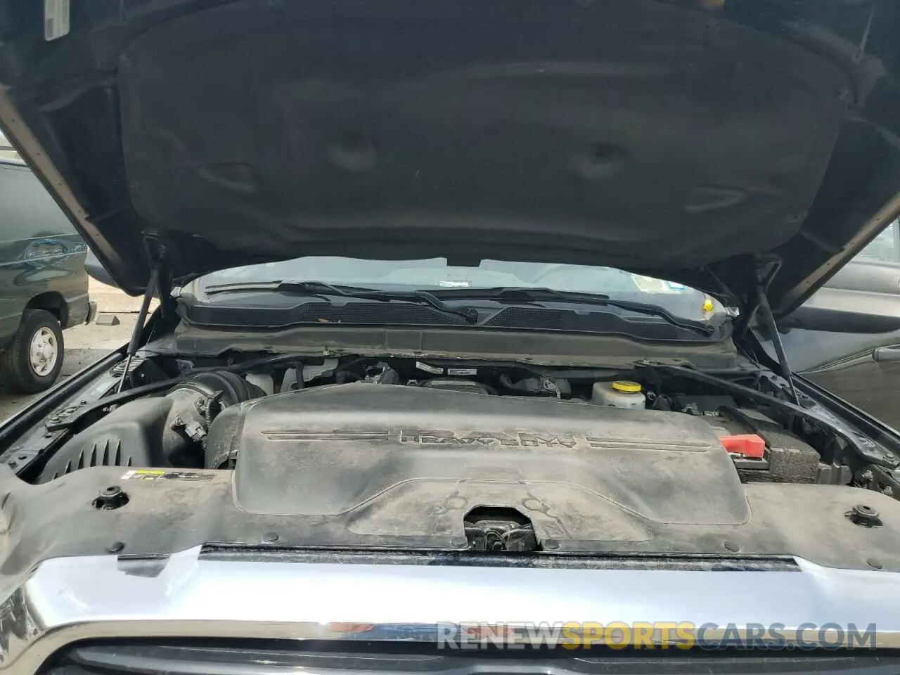 11 fotografías del automóvil dañado 3C6UR5CL7LG308879 RAM 2500 2020