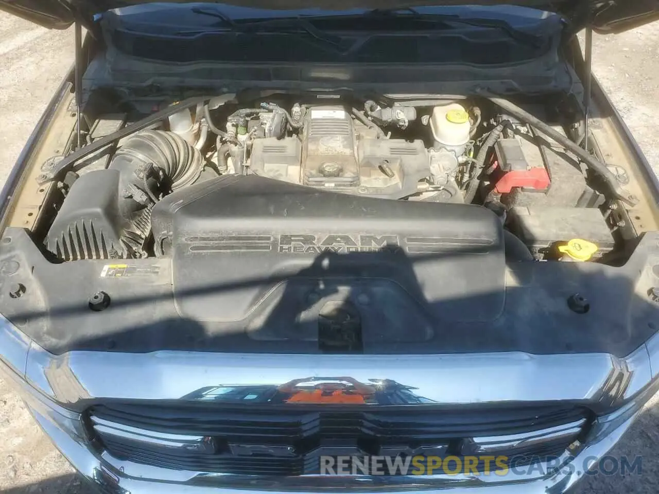 11 fotografías del automóvil dañado 3C6UR5CL8LG111249 RAM 2500 2020