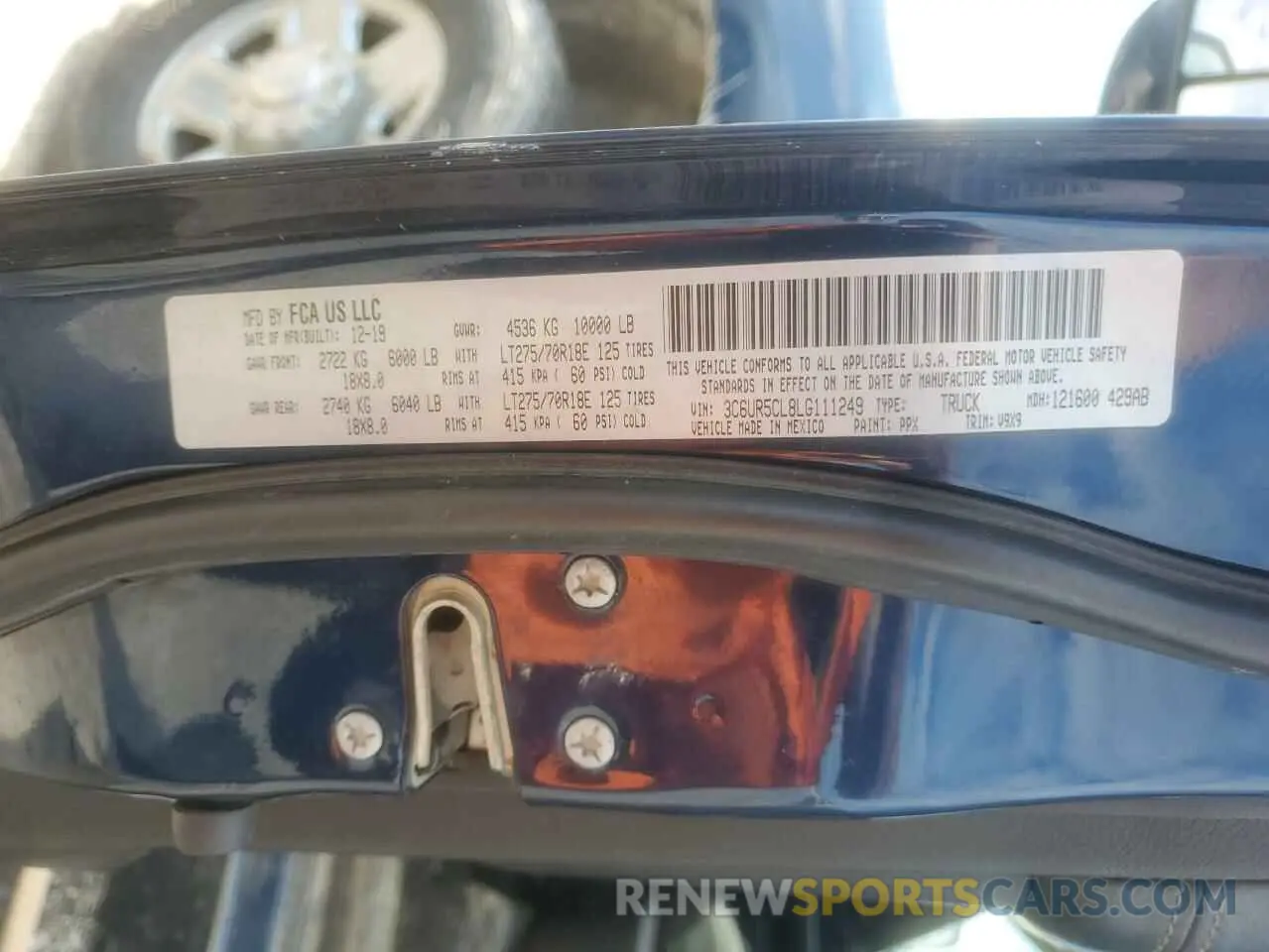 12 fotografías del automóvil dañado 3C6UR5CL8LG111249 RAM 2500 2020