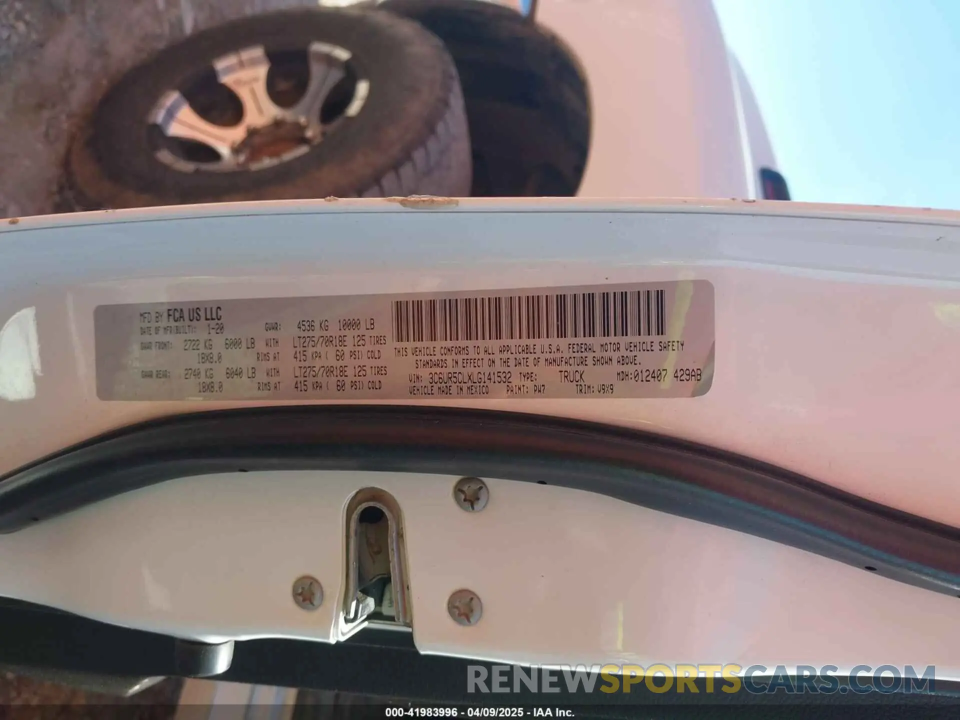 9 fotografías del automóvil dañado 3C6UR5CLXLG141532 RAM 2500 2020