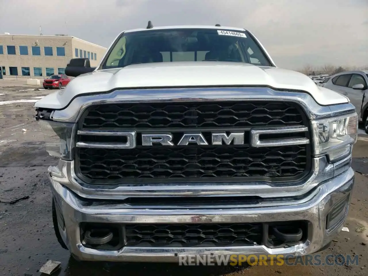 5 fotografías del automóvil dañado 3C6UR5CLXLG274808 RAM 2500 2020