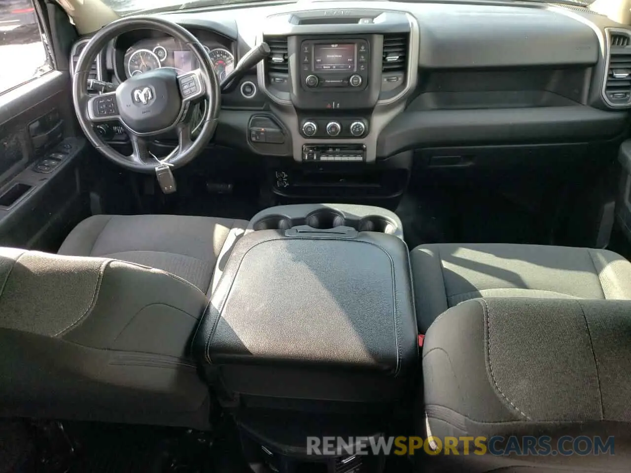 8 fotografías del automóvil dañado 3C6UR5CLXLG274808 RAM 2500 2020