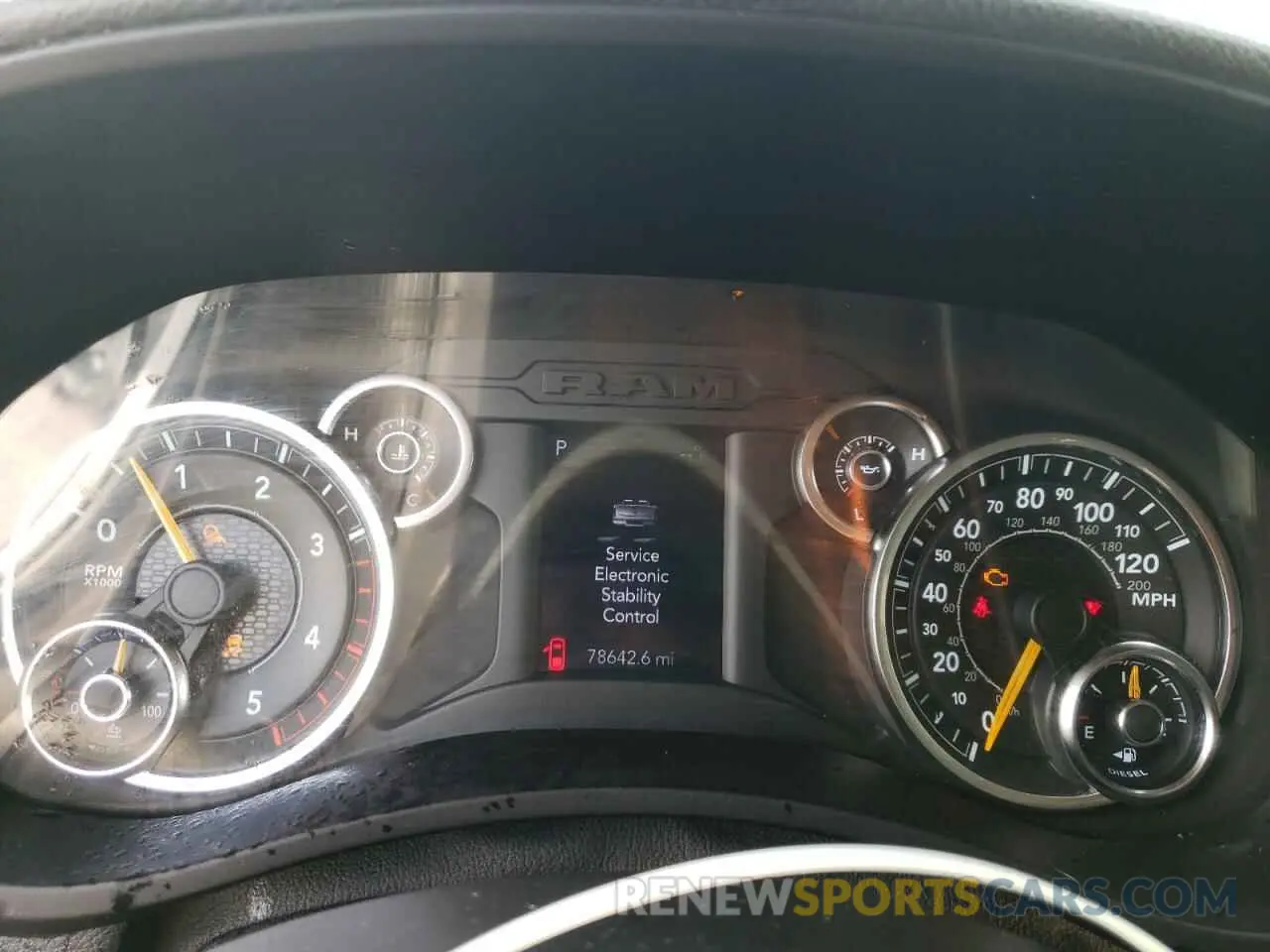 9 fotografías del automóvil dañado 3C6UR5CLXLG274808 RAM 2500 2020