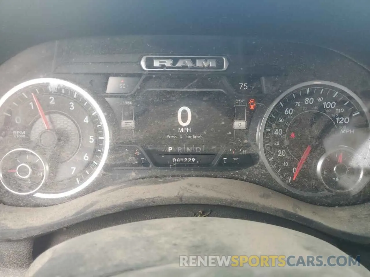 9 fotografías del automóvil dañado 3C6UR5DJ2LG268580 RAM 2500 2020