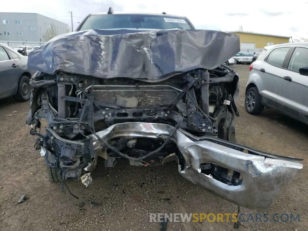 5 fotografías del automóvil dañado 3C6UR5DJ8LG225104 RAM 2500 2020