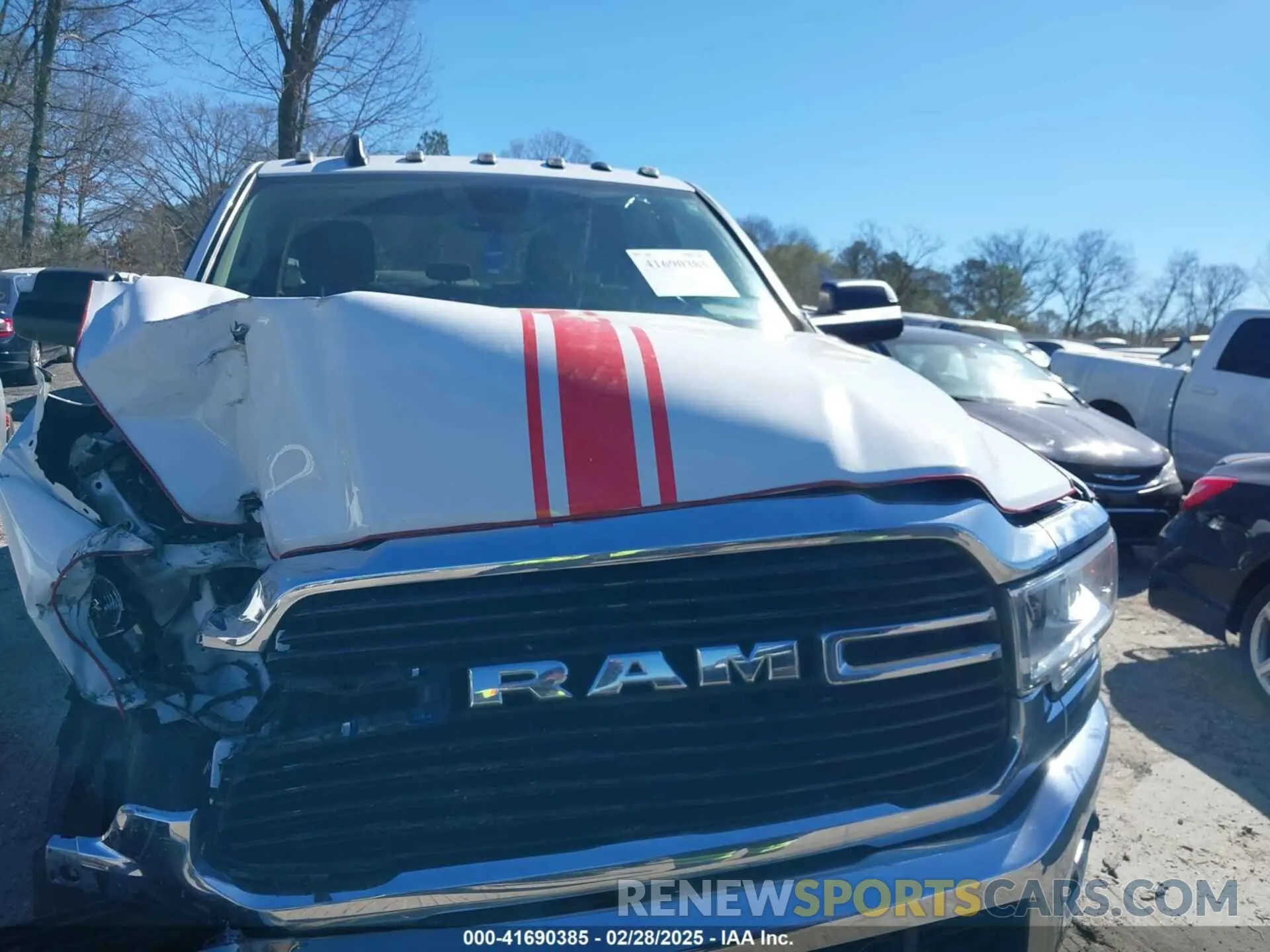 12 fotografías del automóvil dañado 3C6UR5DJXLG250070 RAM 2500 2020
