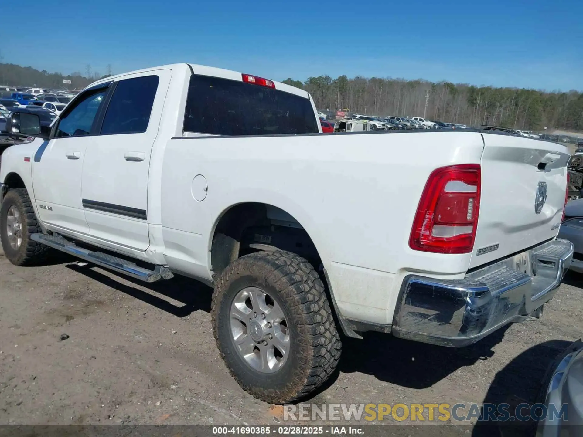 3 fotografías del automóvil dañado 3C6UR5DJXLG250070 RAM 2500 2020