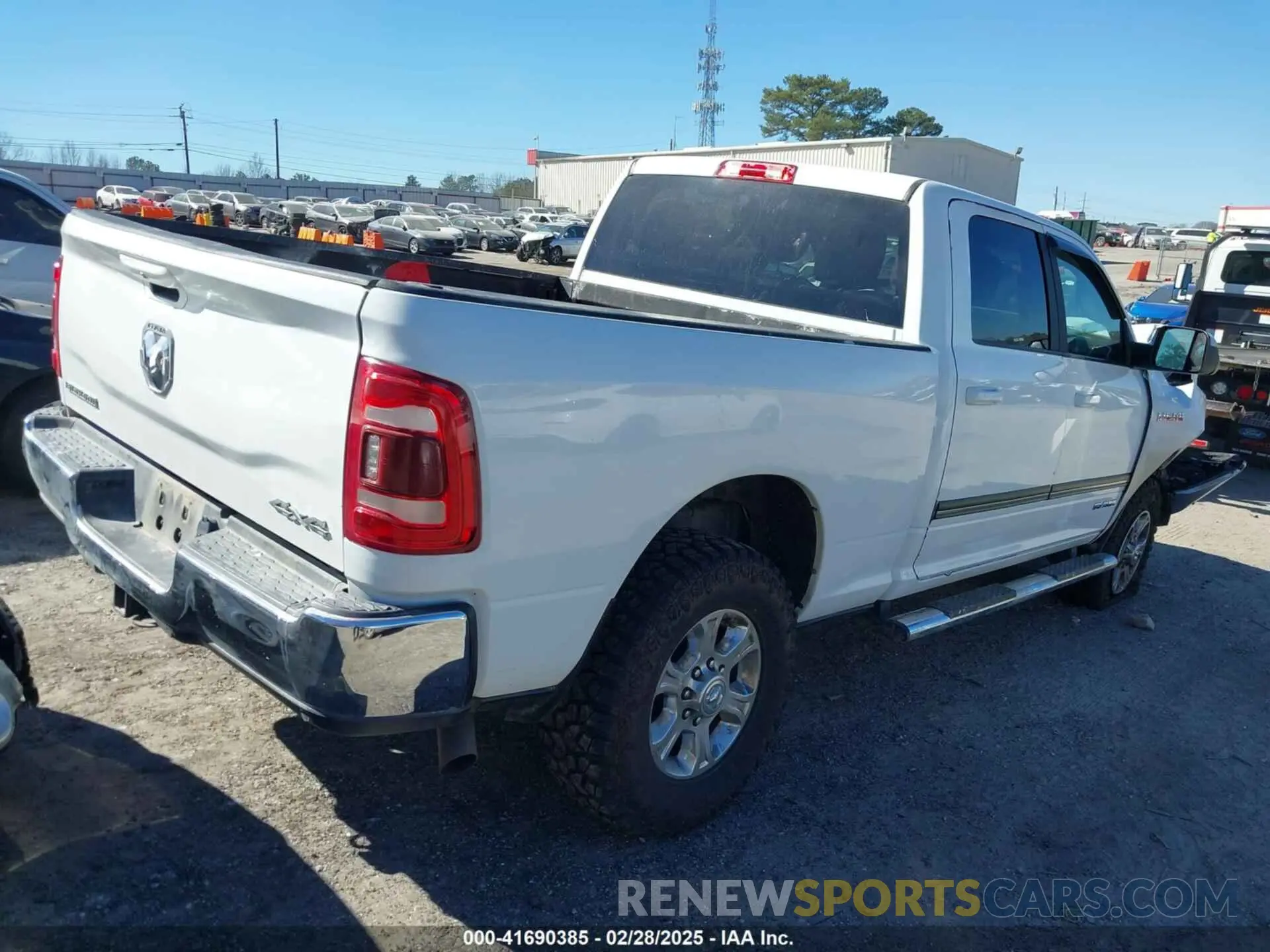 4 fotografías del automóvil dañado 3C6UR5DJXLG250070 RAM 2500 2020