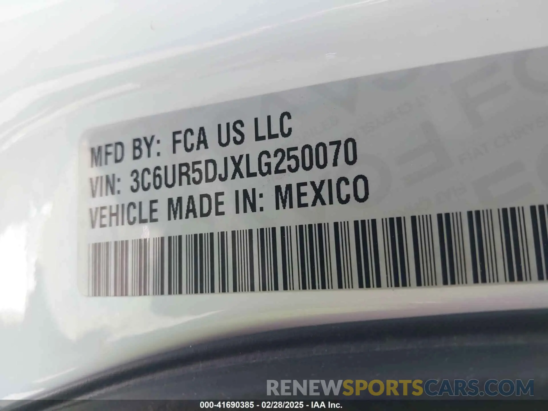 9 fotografías del automóvil dañado 3C6UR5DJXLG250070 RAM 2500 2020