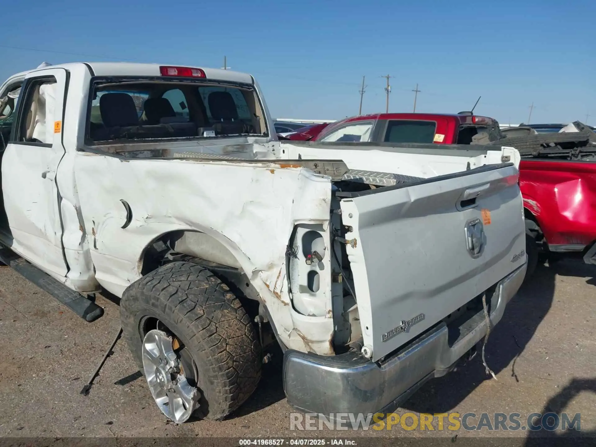 6 fotografías del automóvil dañado 3C6UR5DL3LG160387 RAM 2500 2020