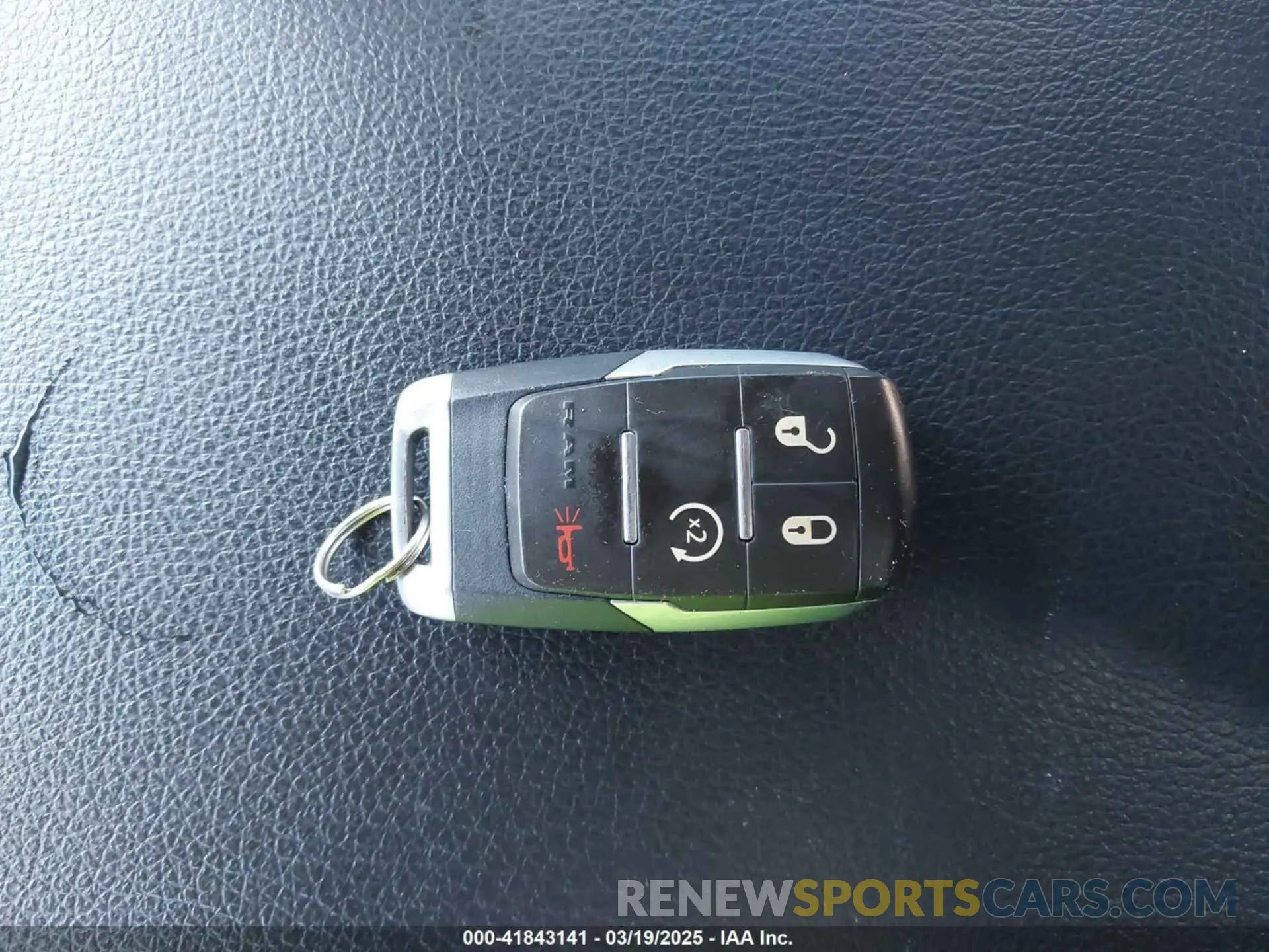 11 fotografías del automóvil dañado 3C6UR5DL3LG309803 RAM 2500 2020