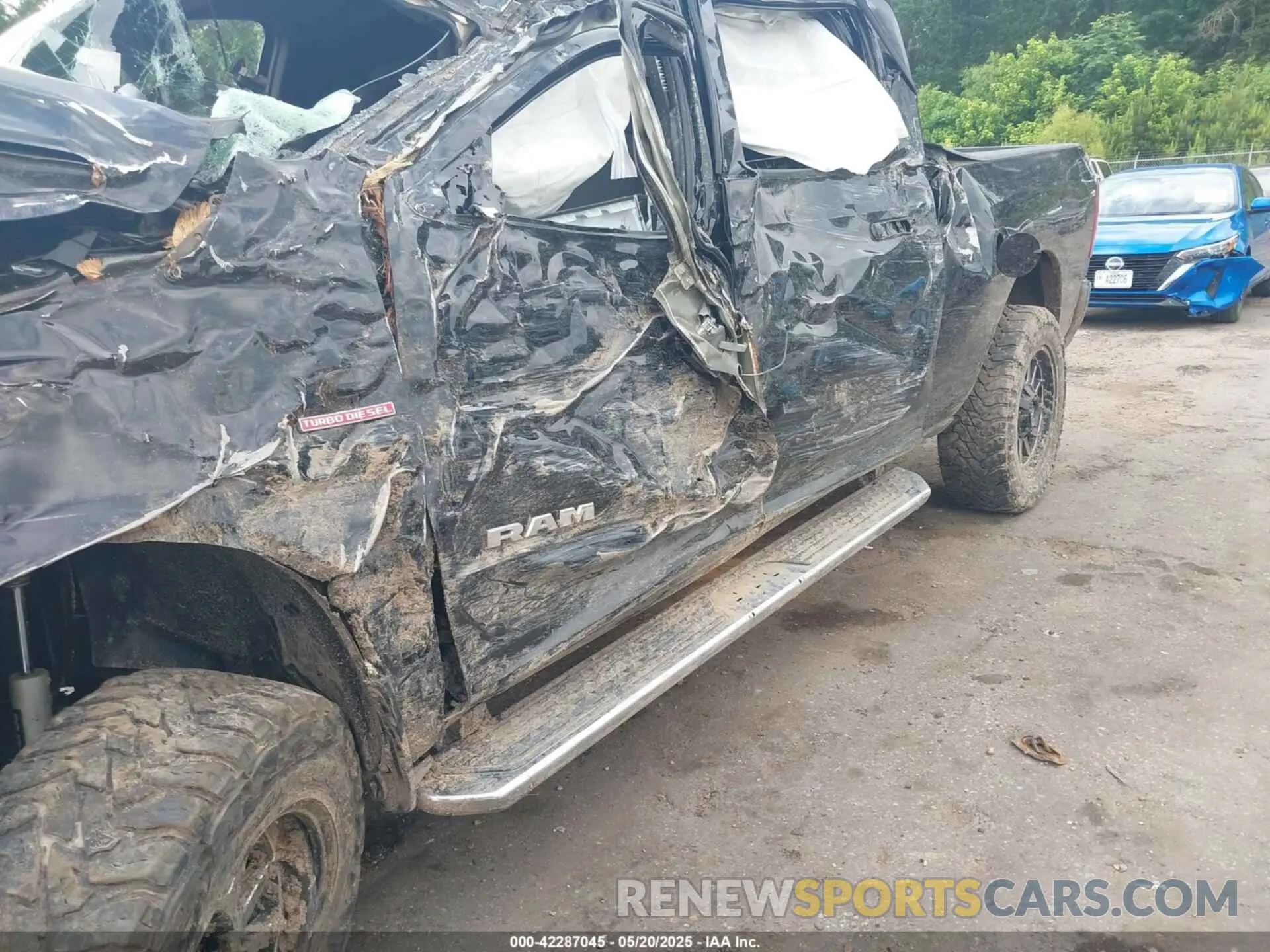 17 fotografías del automóvil dañado 3C6UR5DL4LG115295 RAM 2500 2020
