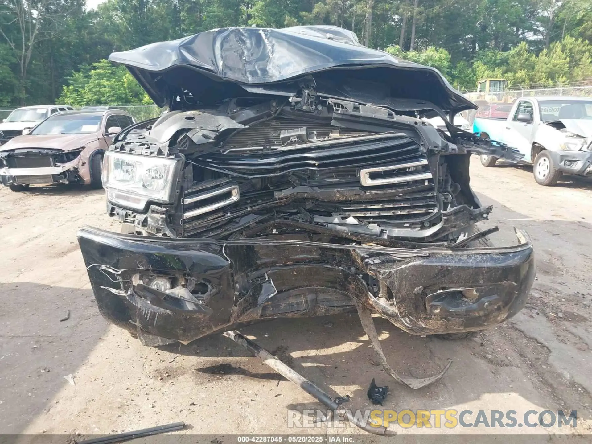 6 fotografías del automóvil dañado 3C6UR5DL4LG115295 RAM 2500 2020