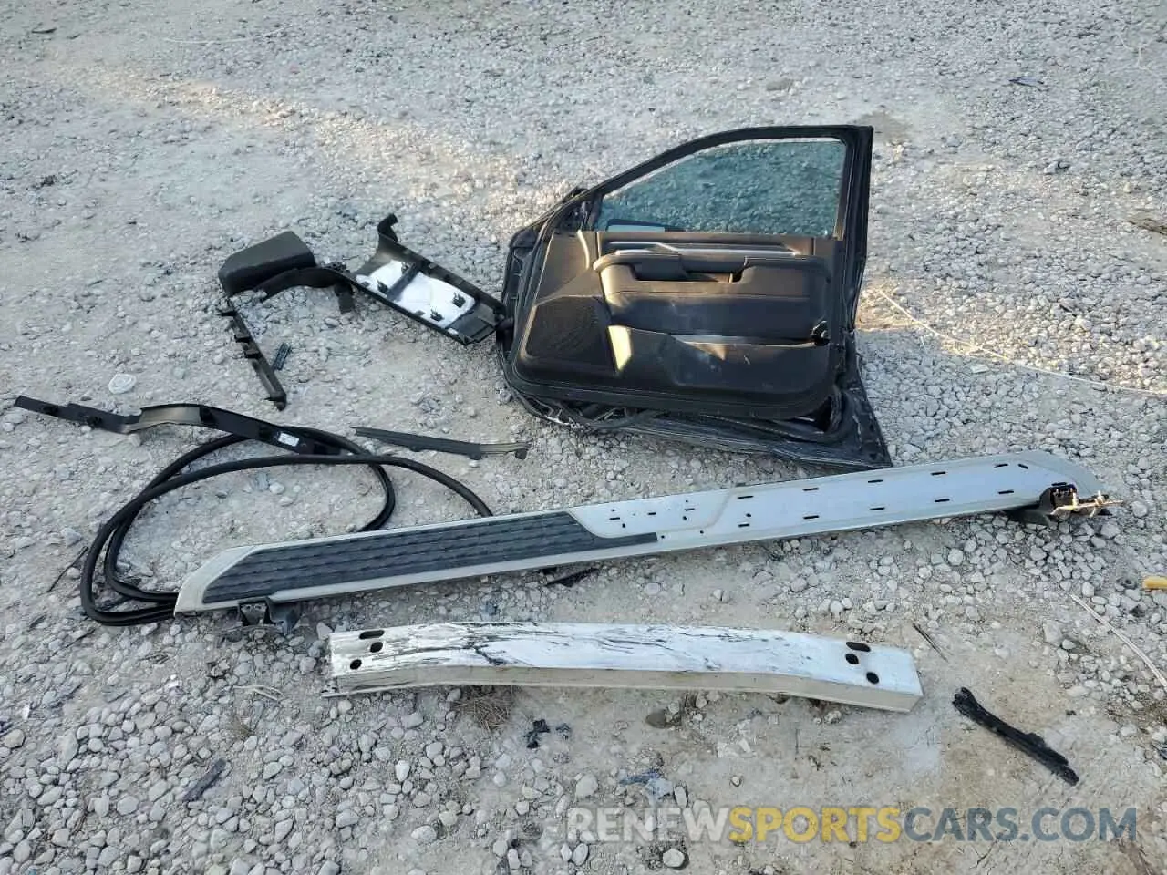 12 fotografías del automóvil dañado 3C6UR5DL5LG115306 RAM 2500 2020