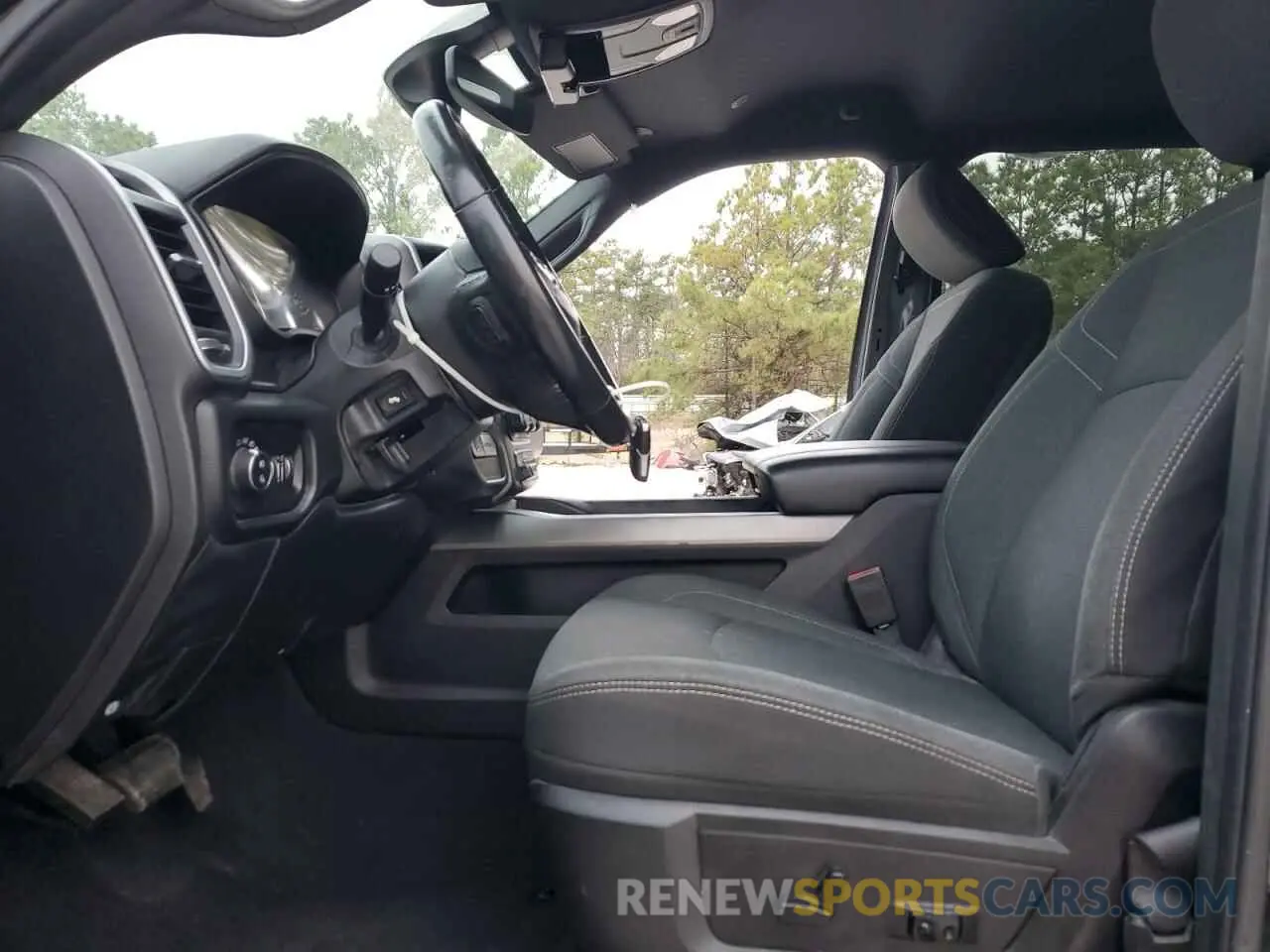 7 fotografías del automóvil dañado 3C6UR5DL5LG115306 RAM 2500 2020