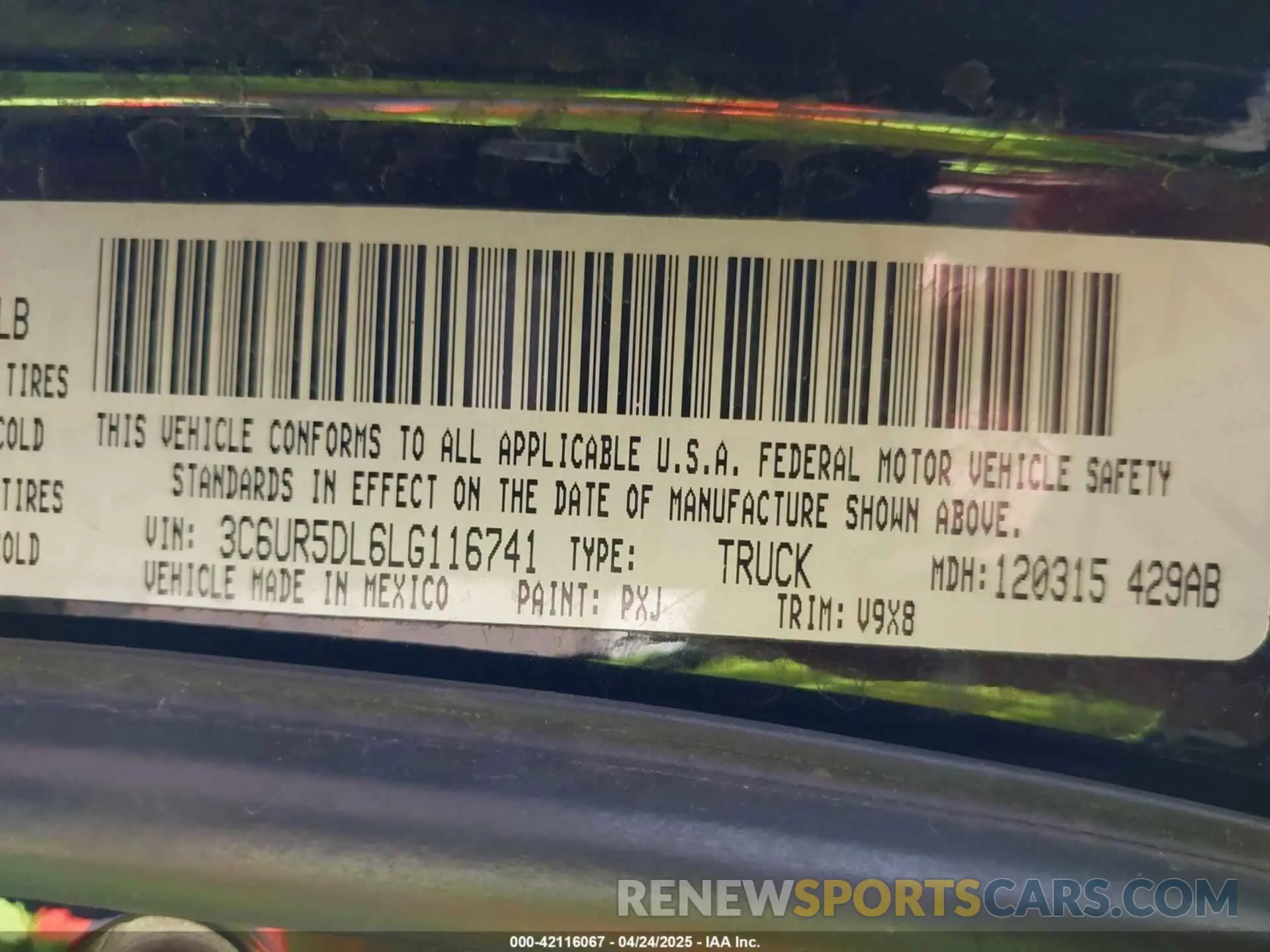 9 fotografías del automóvil dañado 3C6UR5DL6LG116741 RAM 2500 2020
