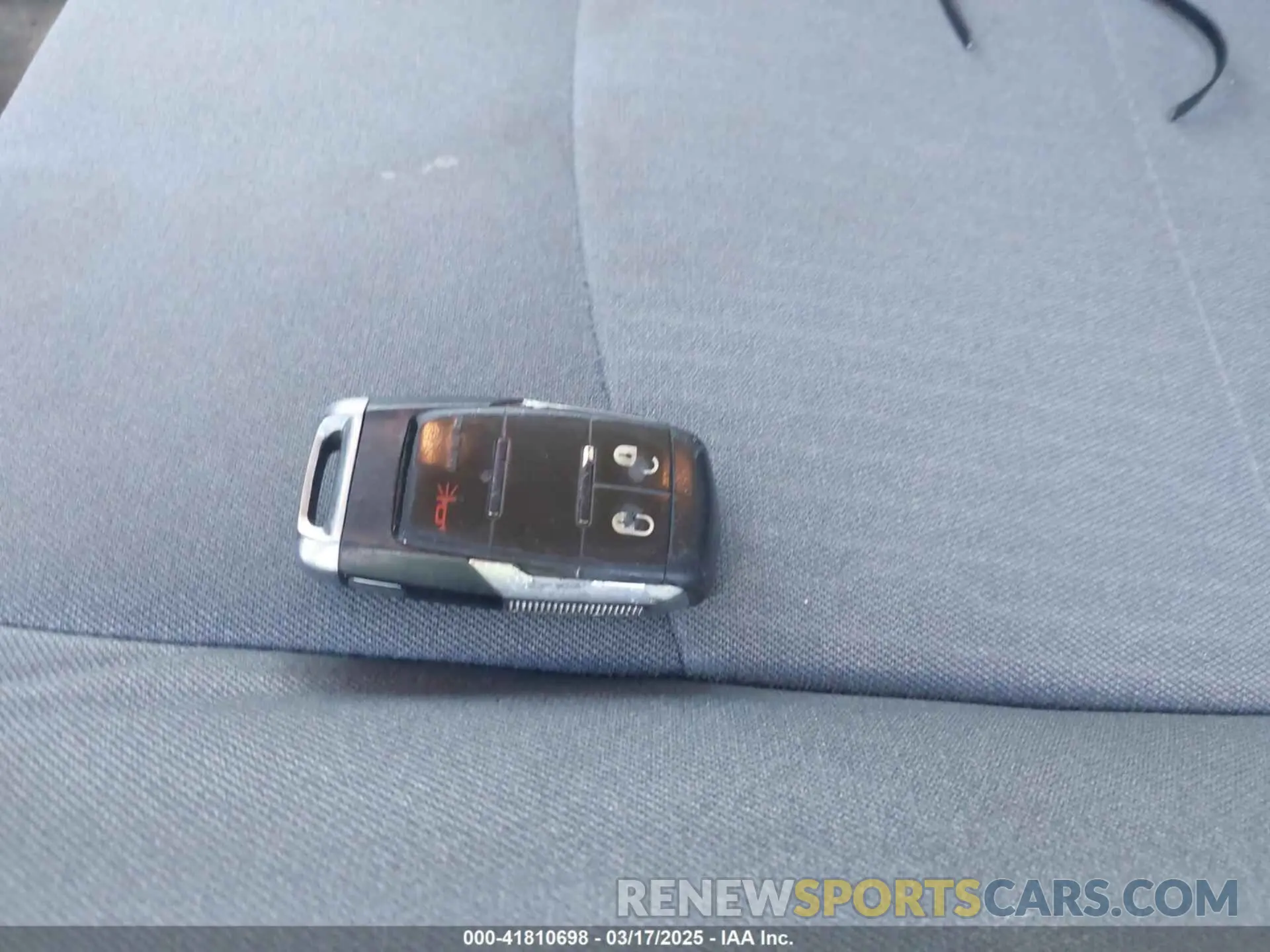 11 fotografías del automóvil dañado 3C6UR5DL6LG141123 RAM 2500 2020