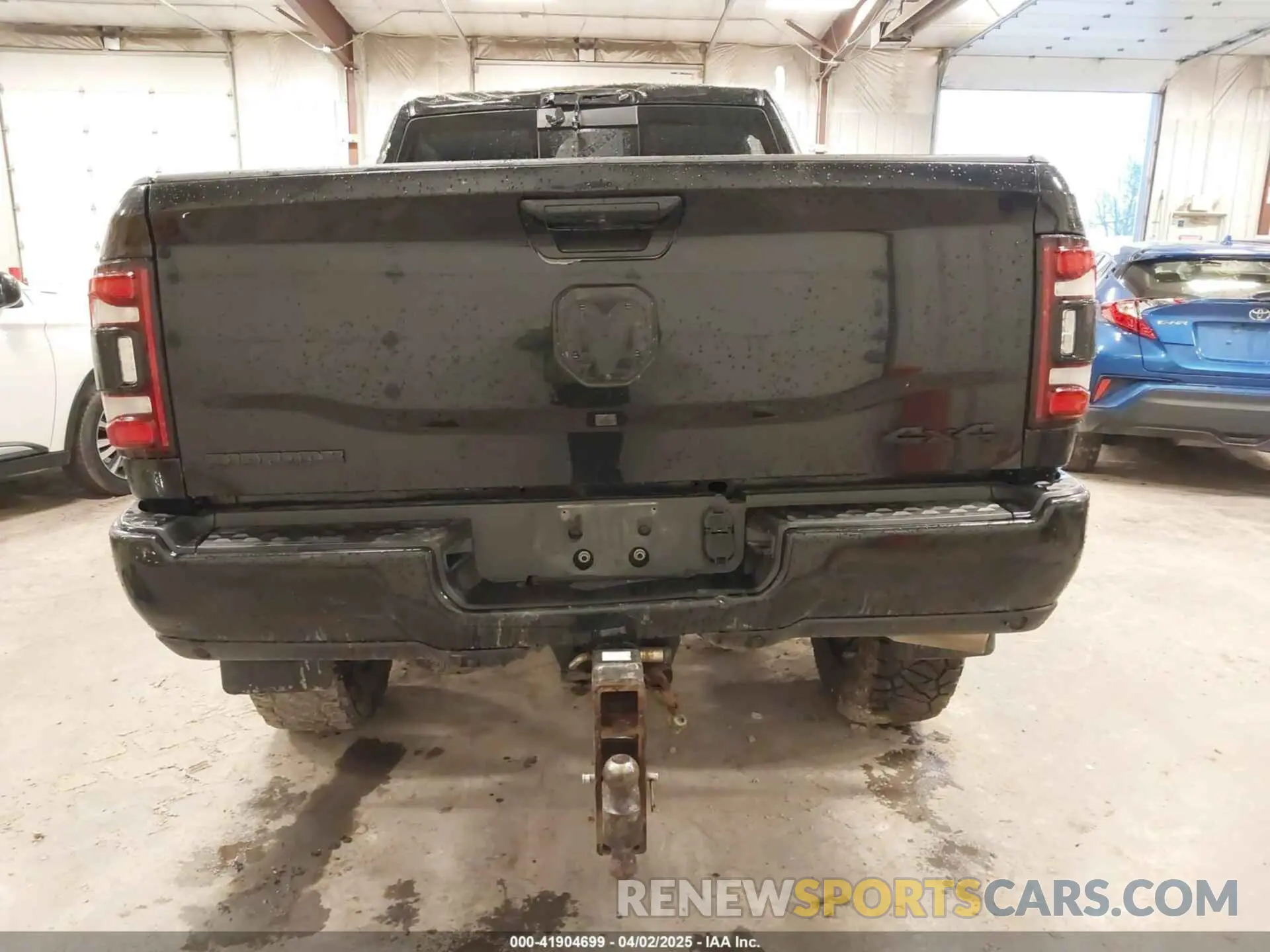 15 fotografías del automóvil dañado 3C6UR5DL9LG178442 RAM 2500 2020