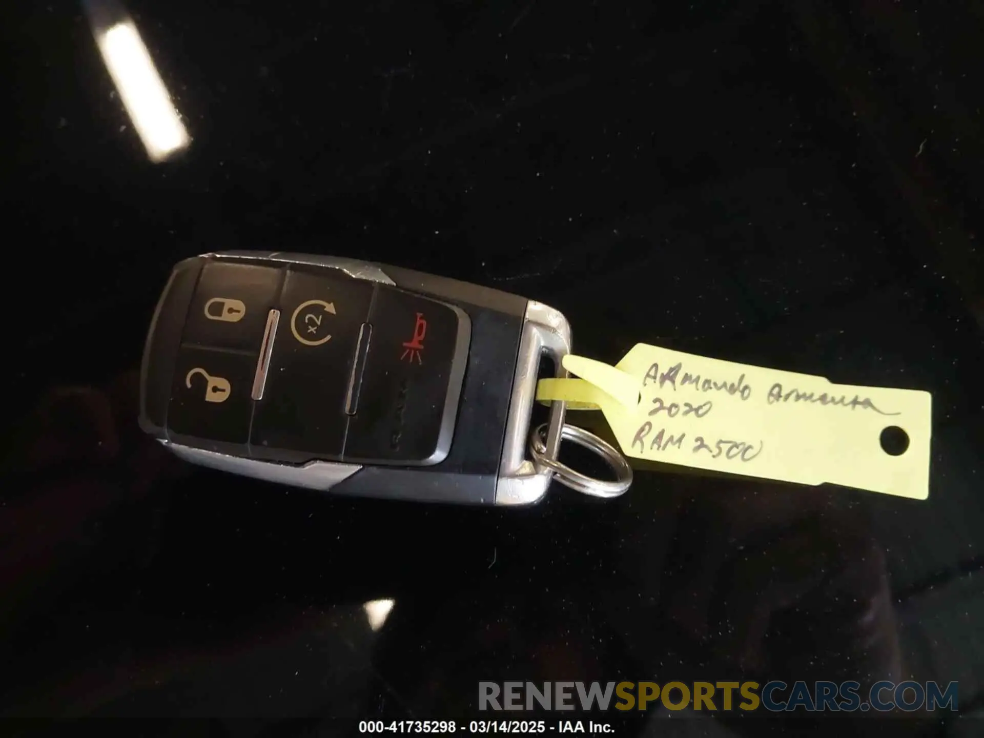 11 fotografías del automóvil dañado 3C6UR5DL9LG244374 RAM 2500 2020