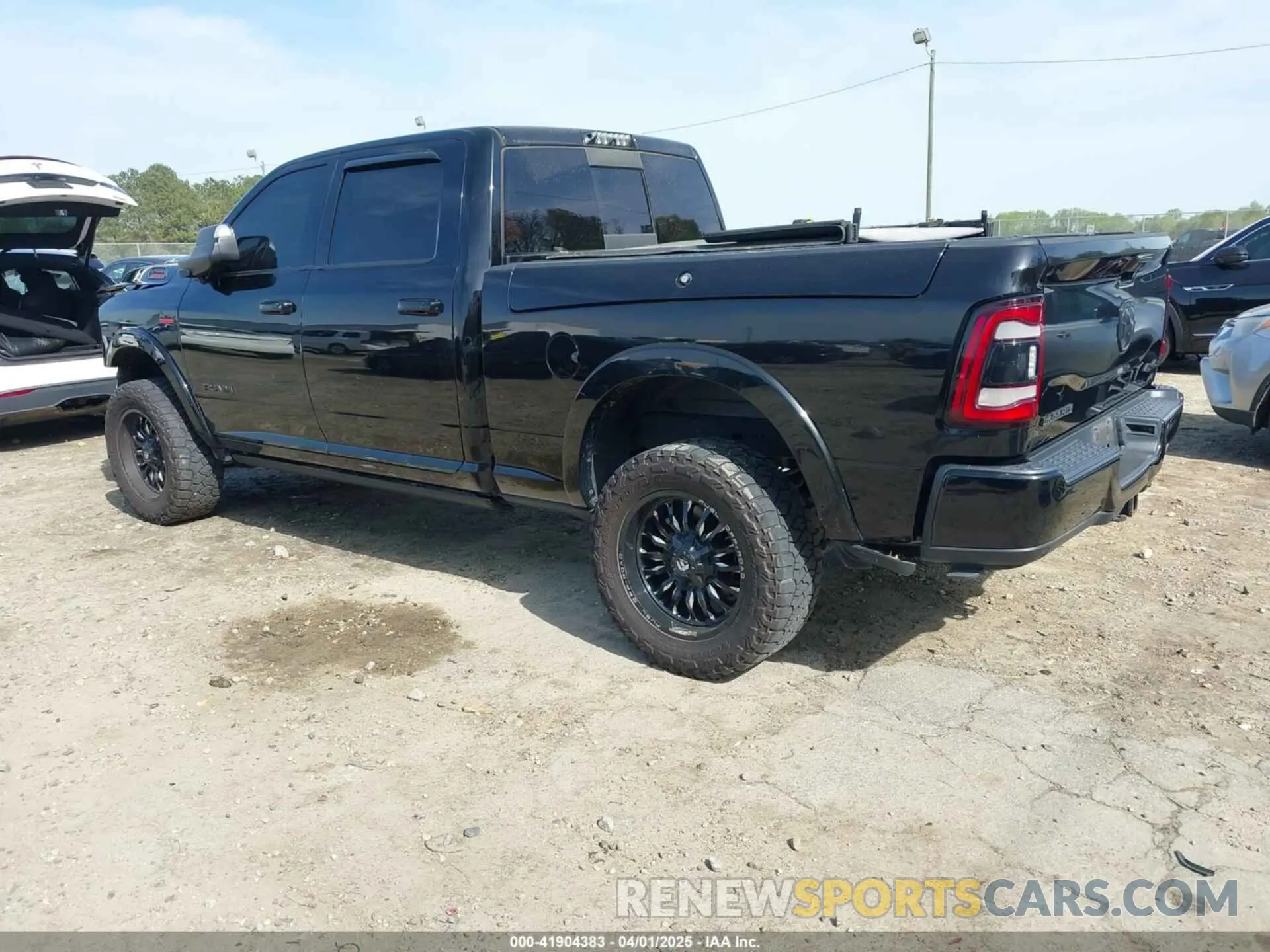 3 fotografías del automóvil dañado 3C6UR5FJ4LG274278 RAM 2500 2020