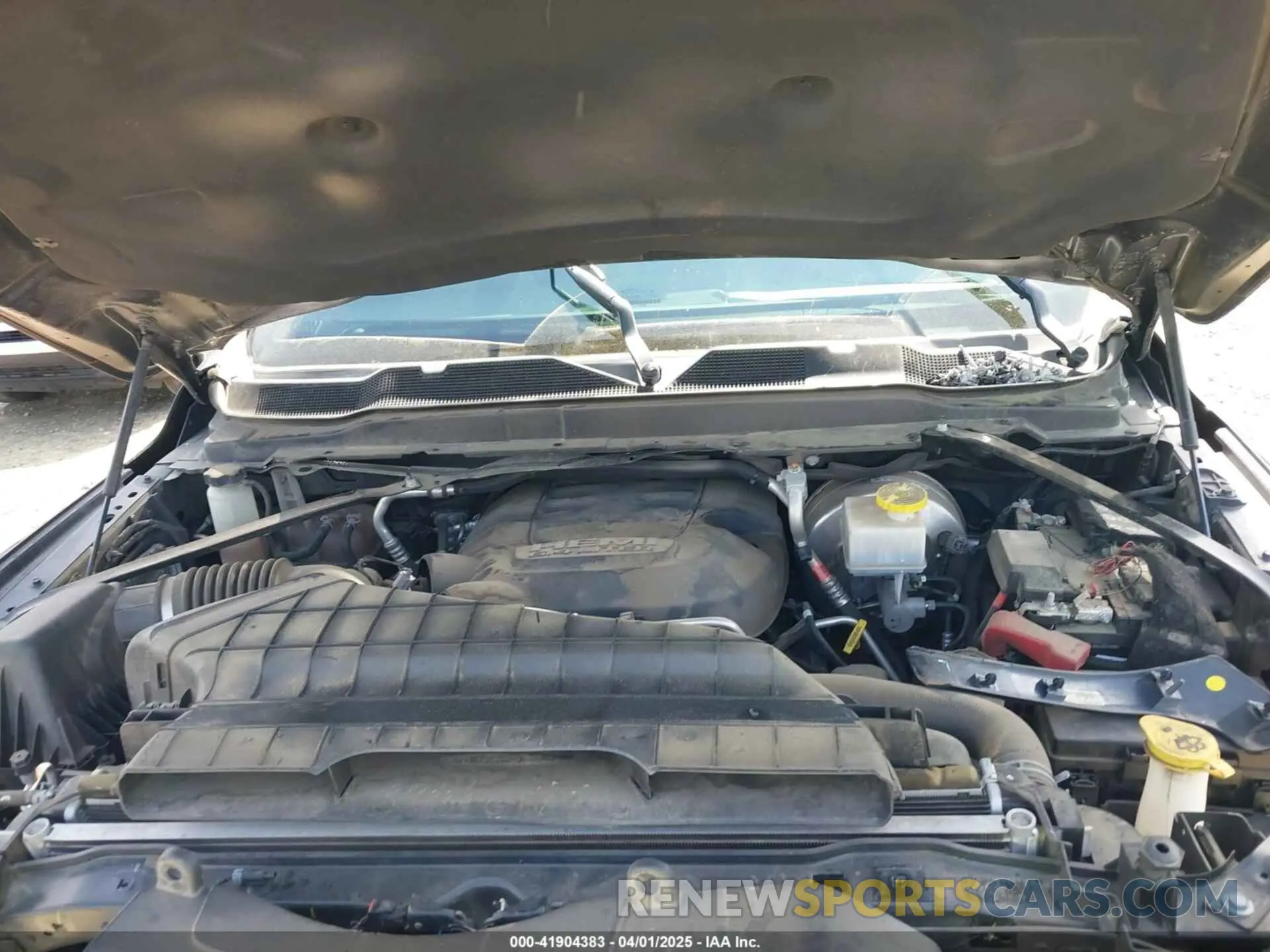 9 fotografías del automóvil dañado 3C6UR5FJ4LG274278 RAM 2500 2020