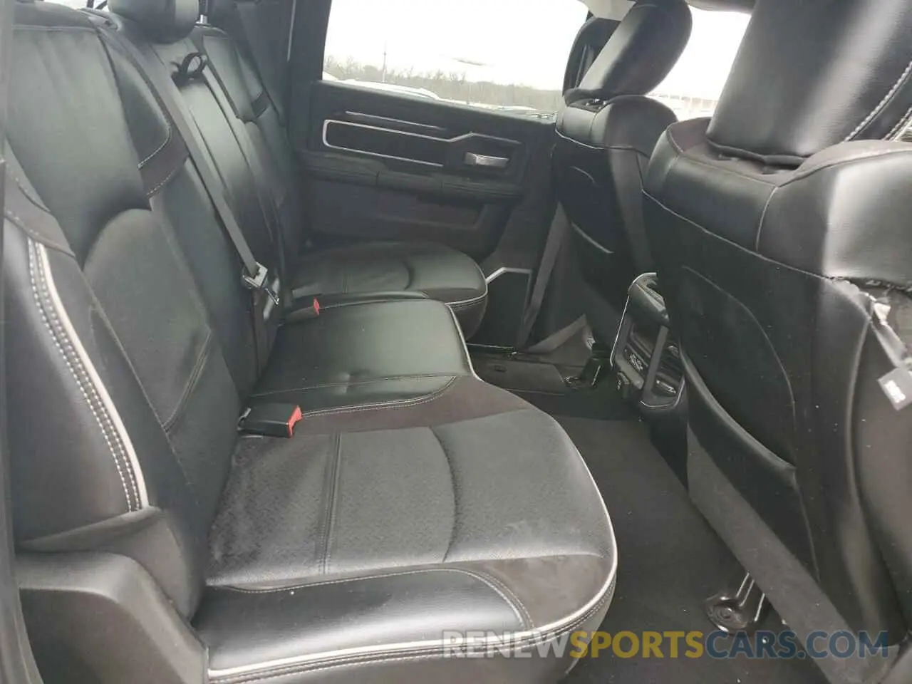 10 fotografías del automóvil dañado 3C6UR5FL1LG235410 RAM 2500 2020