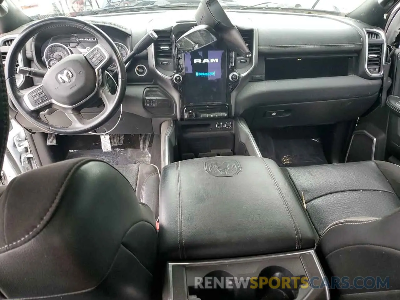 8 fotografías del automóvil dañado 3C6UR5FL1LG235410 RAM 2500 2020