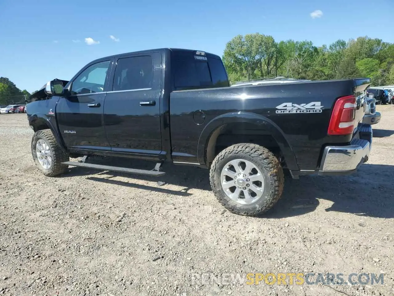 2 fotografías del automóvil dañado 3C6UR5FL5LG259595 RAM 2500 2020