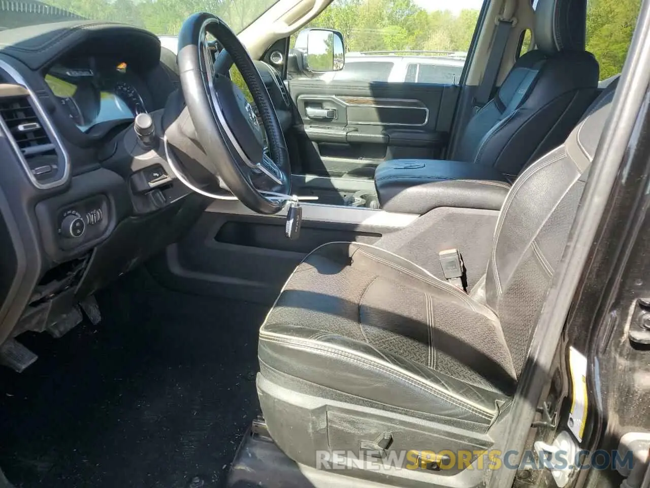 7 fotografías del automóvil dañado 3C6UR5FL5LG259595 RAM 2500 2020