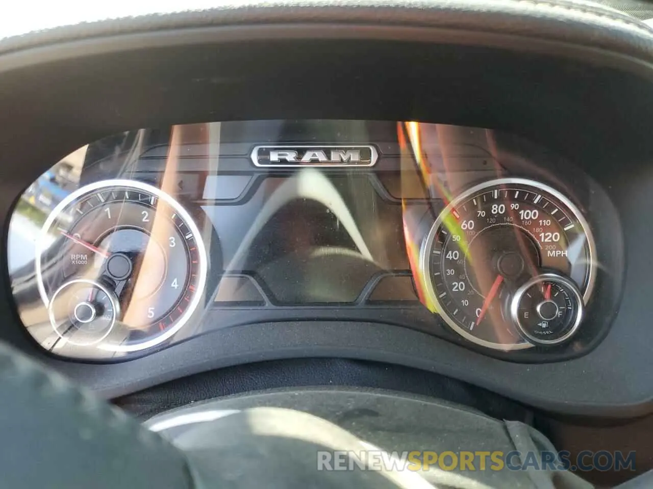 9 fotografías del automóvil dañado 3C6UR5FL5LG259595 RAM 2500 2020