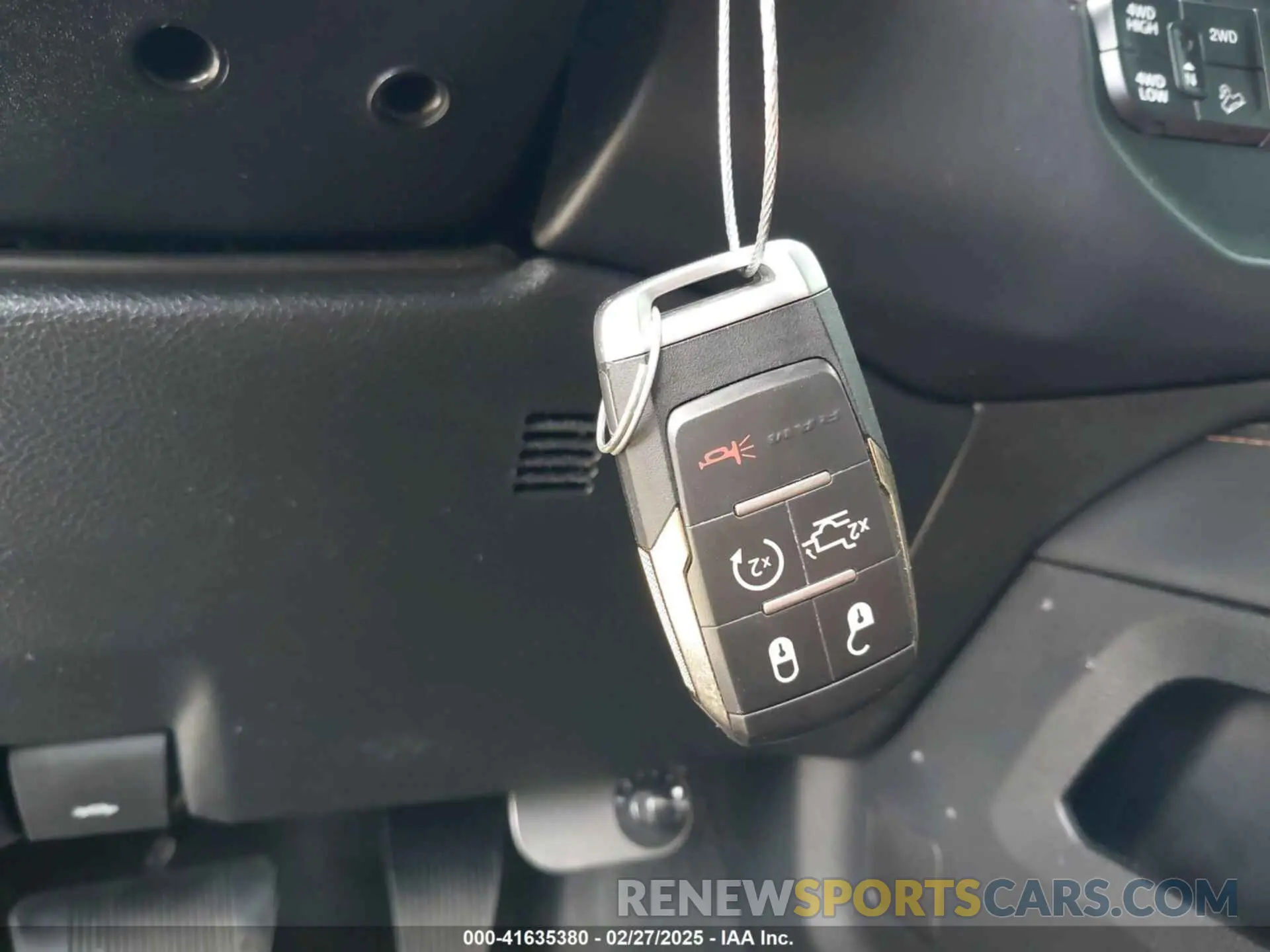 11 fotografías del automóvil dañado 3C6UR5GL1LG193271 RAM 2500 2020