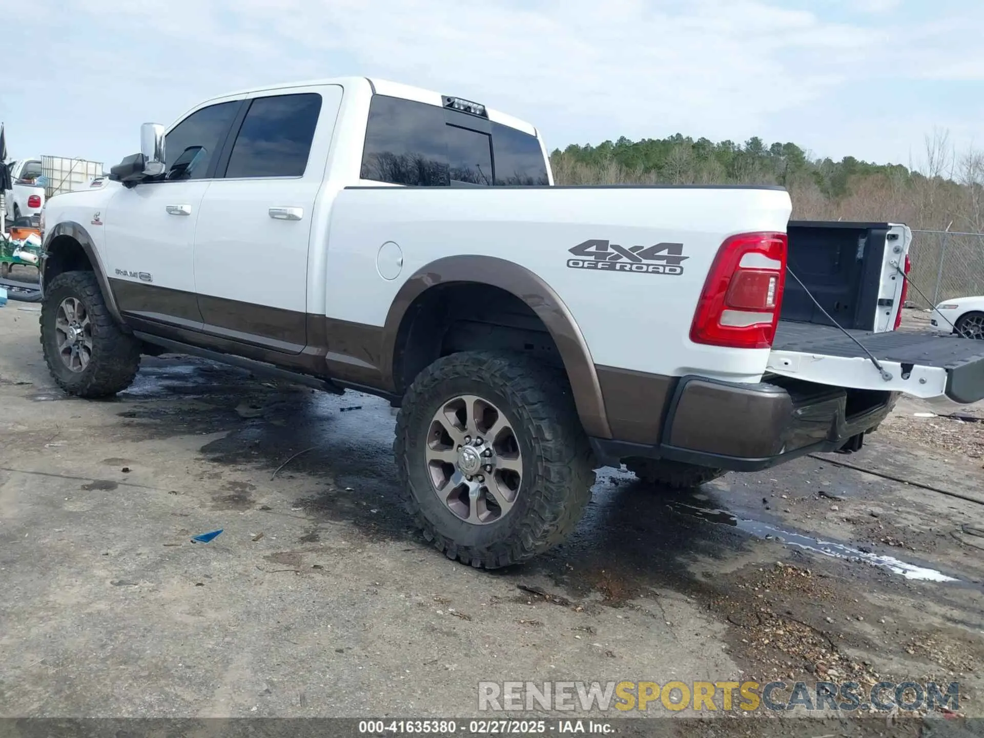 3 fotografías del automóvil dañado 3C6UR5GL1LG193271 RAM 2500 2020