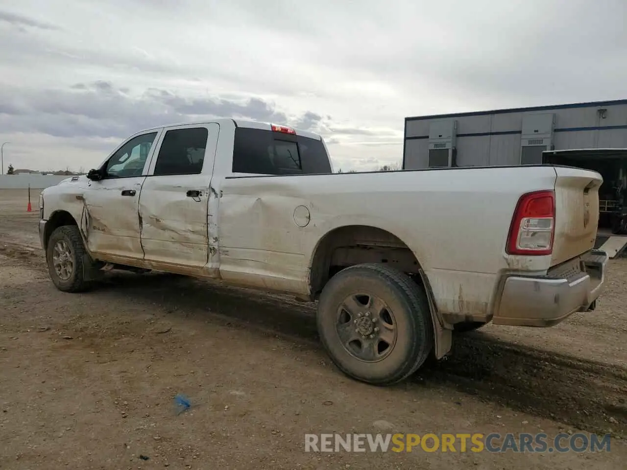 2 fotografías del automóvil dañado 3C6UR5HJ2LG121234 RAM 2500 2020