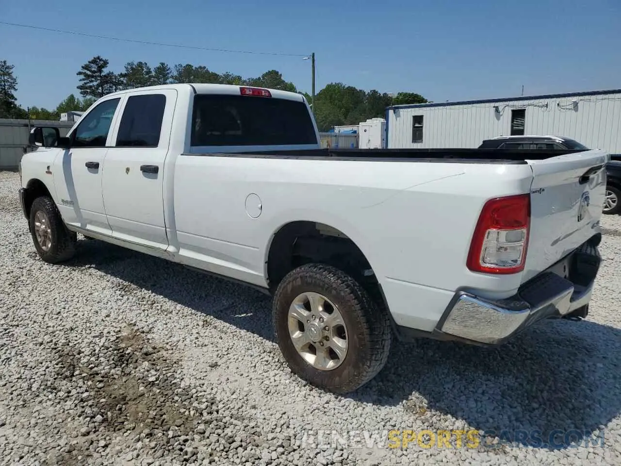 2 fotografías del automóvil dañado 3C6UR5HL2LG245182 RAM 2500 2020