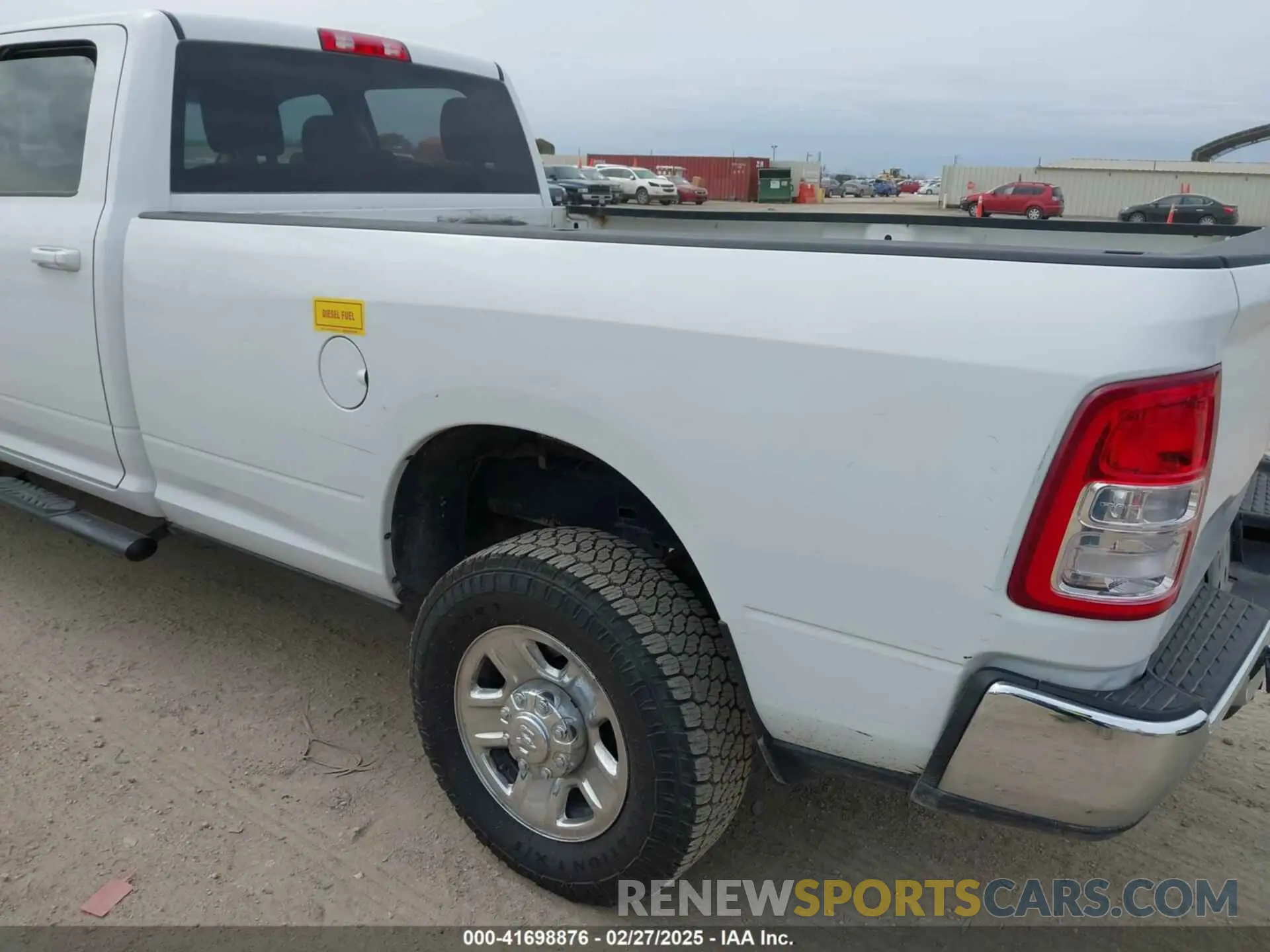 17 fotografías del automóvil dañado 3C6UR5JLXLG155983 RAM 2500 2020