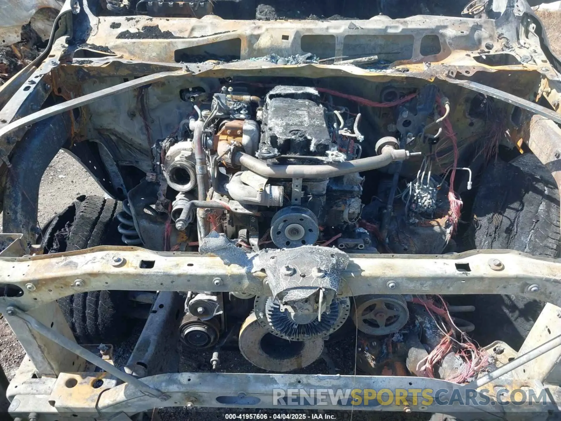 10 fotografías del automóvil dañado 3C6UR5KL2LG309472 RAM 2500 2020
