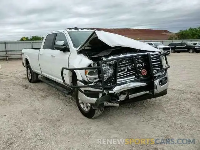 13 fotografías del automóvil dañado 3C6UR5KL9LG111522 RAM 2500 2020
