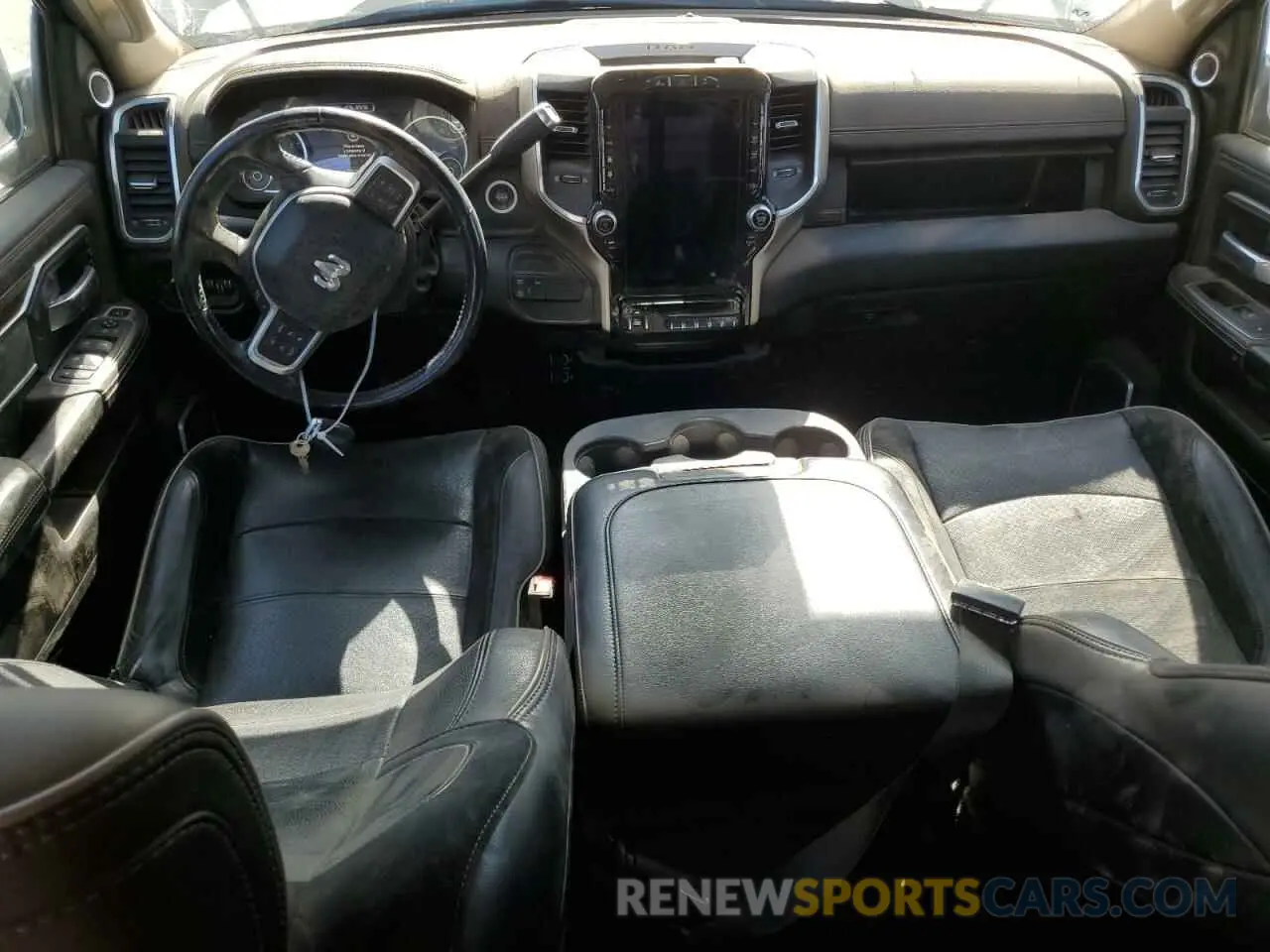 8 fotografías del automóvil dañado 3C6UR5NL2LG179740 RAM 2500 2020