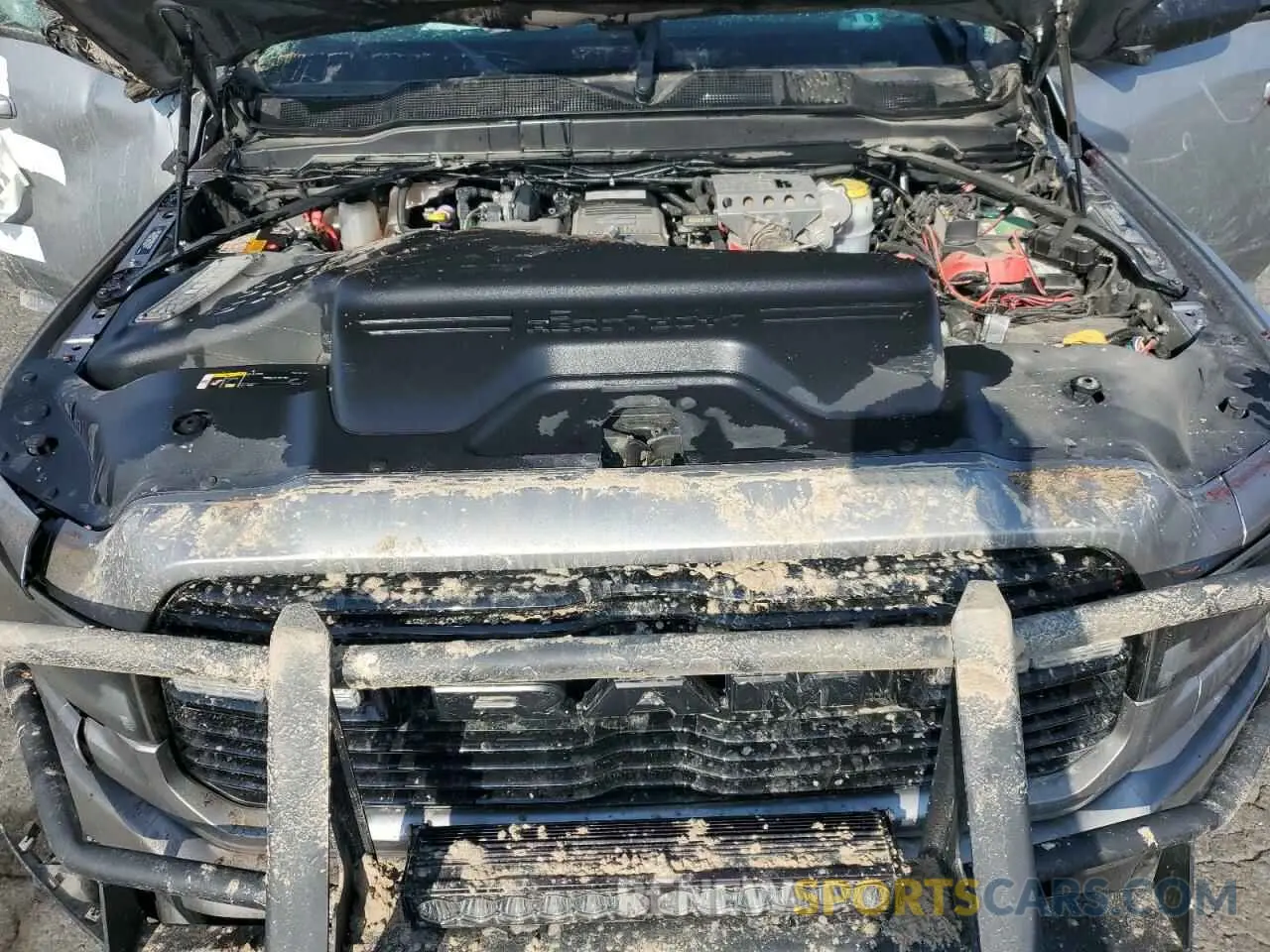 11 fotografías del automóvil dañado 3C6UR5NL8LG274089 RAM 2500 2020