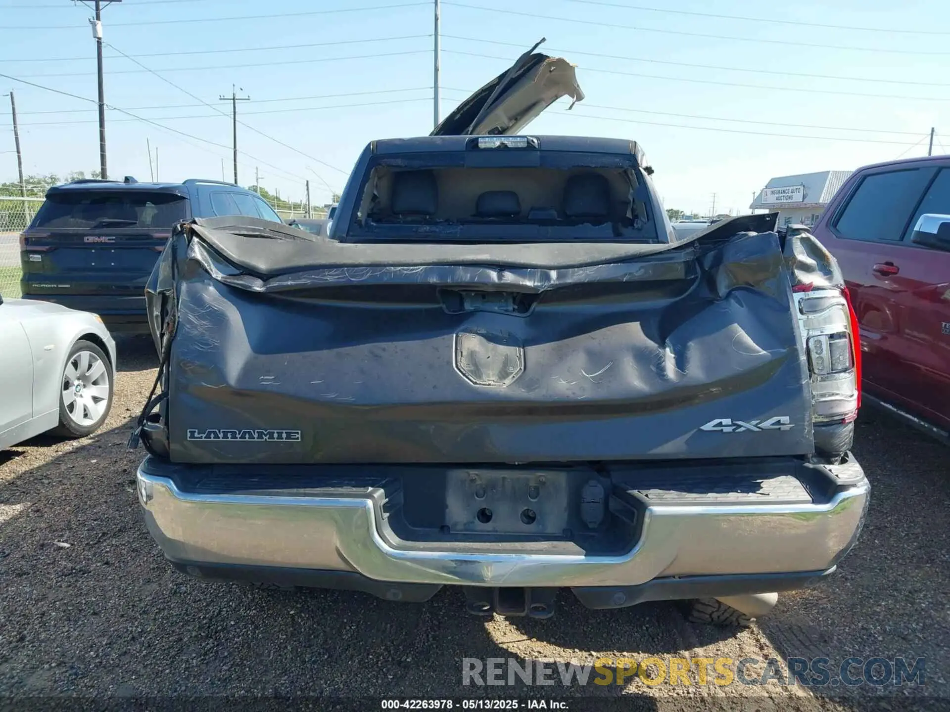 15 fotografías del automóvil dañado 3C6UR5NLXLG314141 RAM 2500 2020