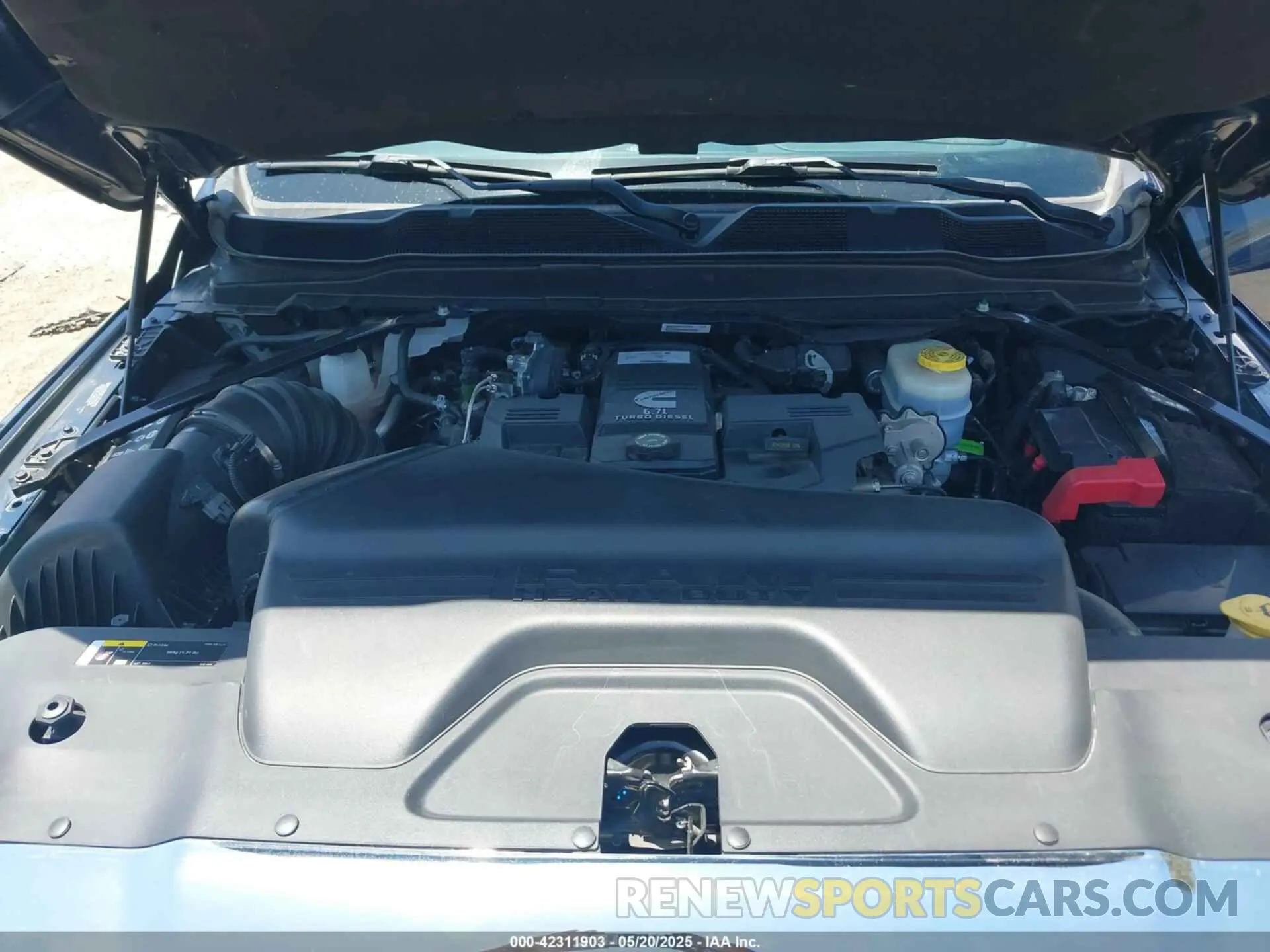 10 fotografías del automóvil dañado 3C6UR5SL1LG249958 RAM 2500 2020