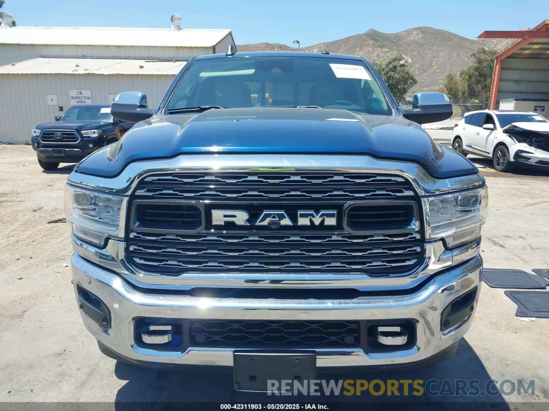 12 fotografías del automóvil dañado 3C6UR5SL1LG249958 RAM 2500 2020