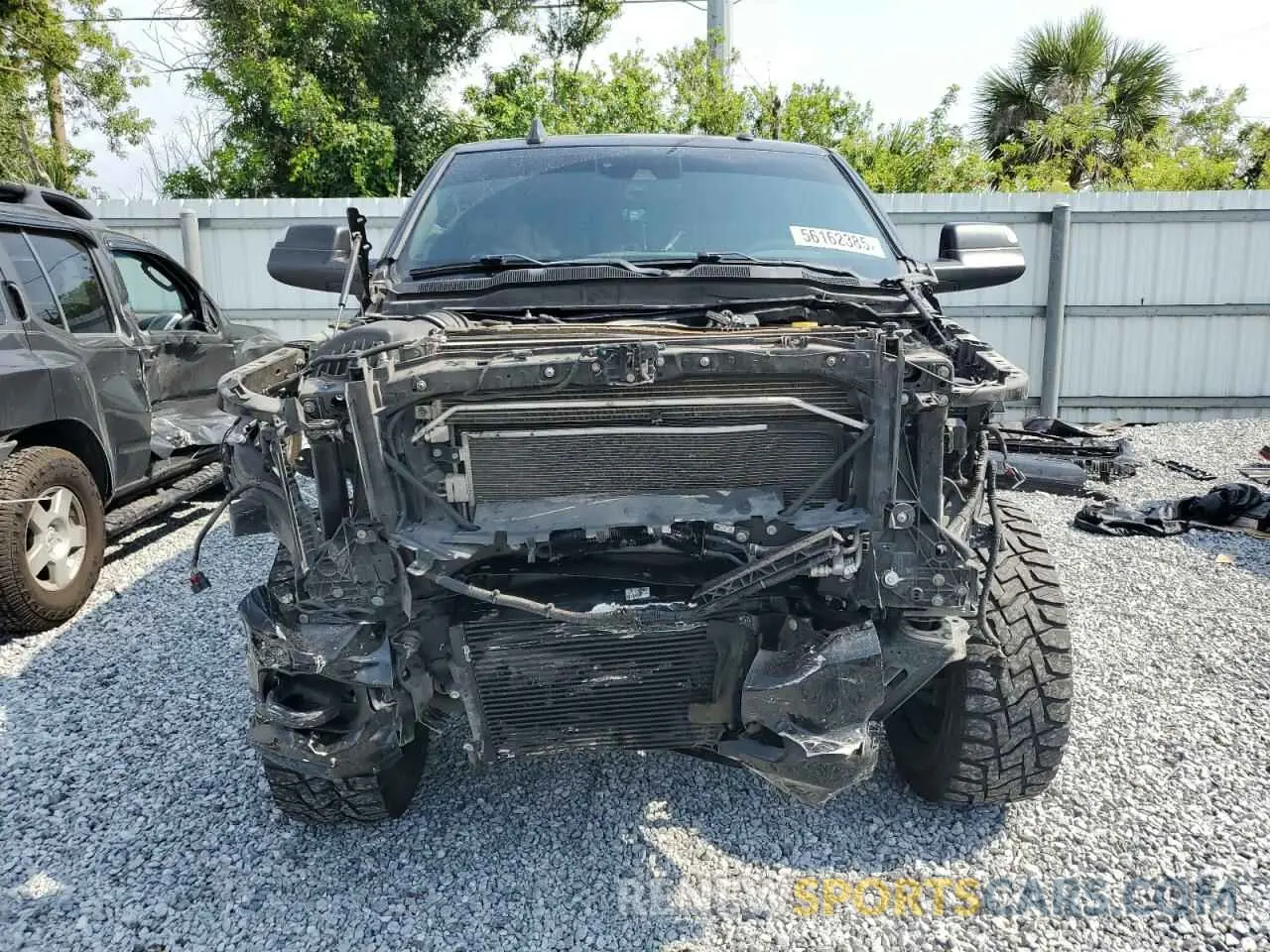 5 fotografías del automóvil dañado 3C6UR5SL7LG133311 RAM 2500 2020