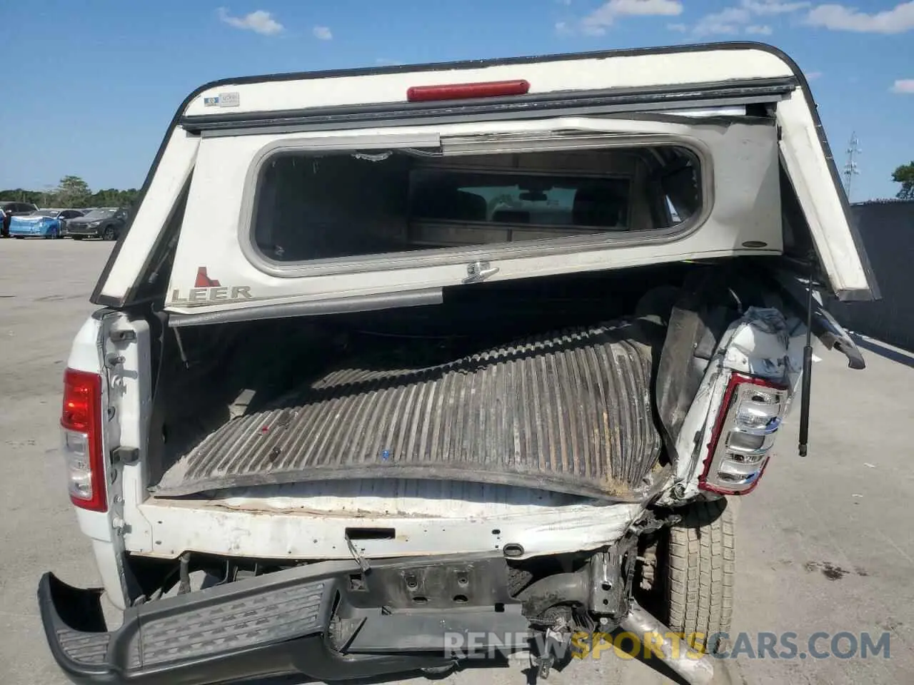6 fotografías del automóvil dañado 3C6UR4HJ1MG648385 RAM 2500 2021