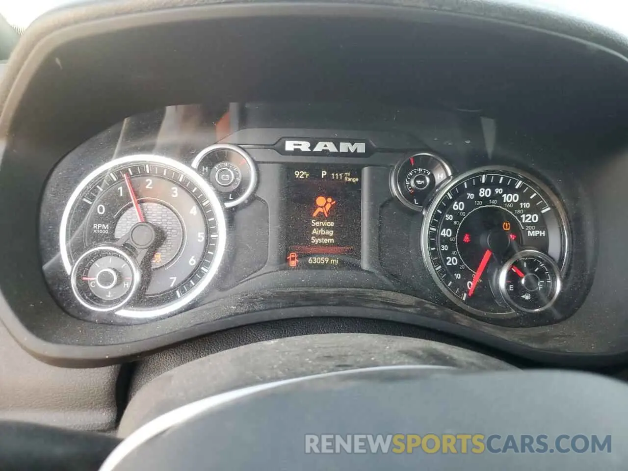 9 fotografías del automóvil dañado 3C6UR4HJ1MG648385 RAM 2500 2021