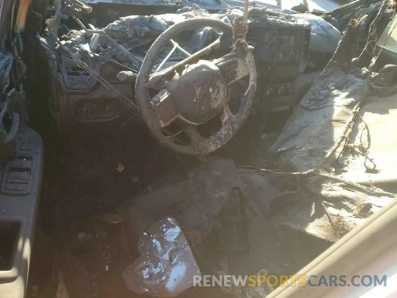 8 fotografías del automóvil dañado 3C6UR4HJ3MG600449 RAM 2500 2021